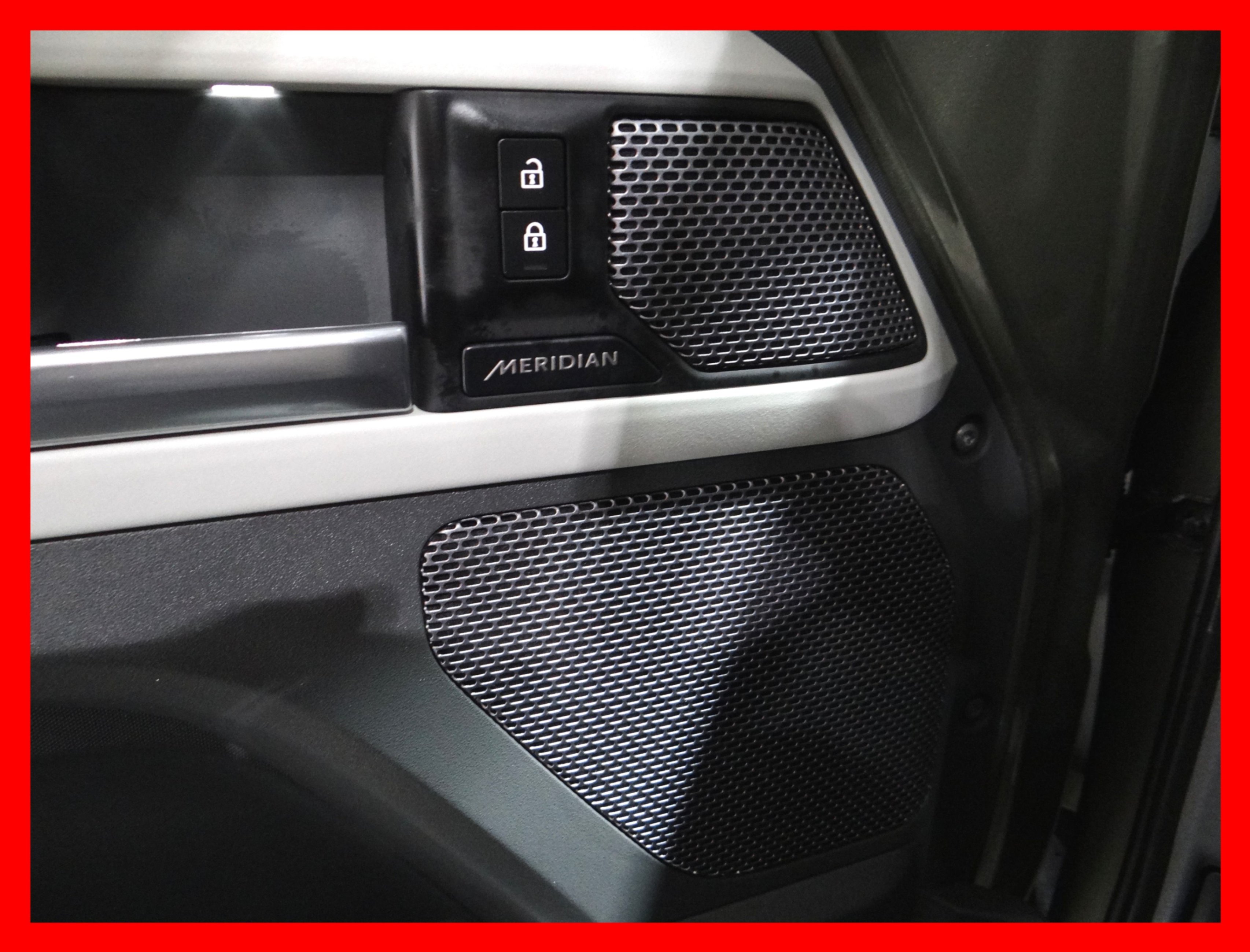 /carconnectiontoronto/2022-LandRover-Defender-23459025315294912.jpg