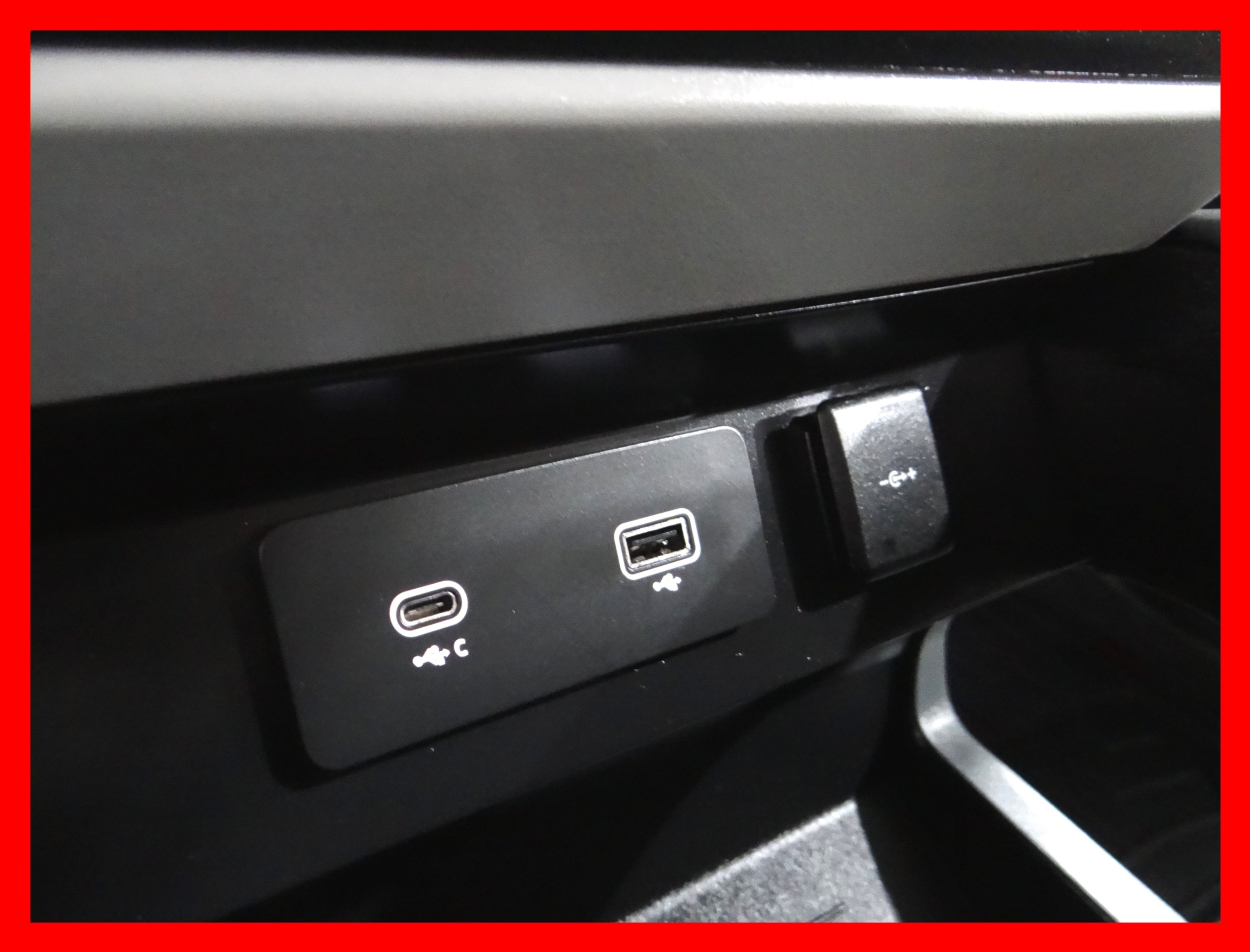 /carconnectiontoronto/2022-LandRover-Defender-36586721378799525.jpg