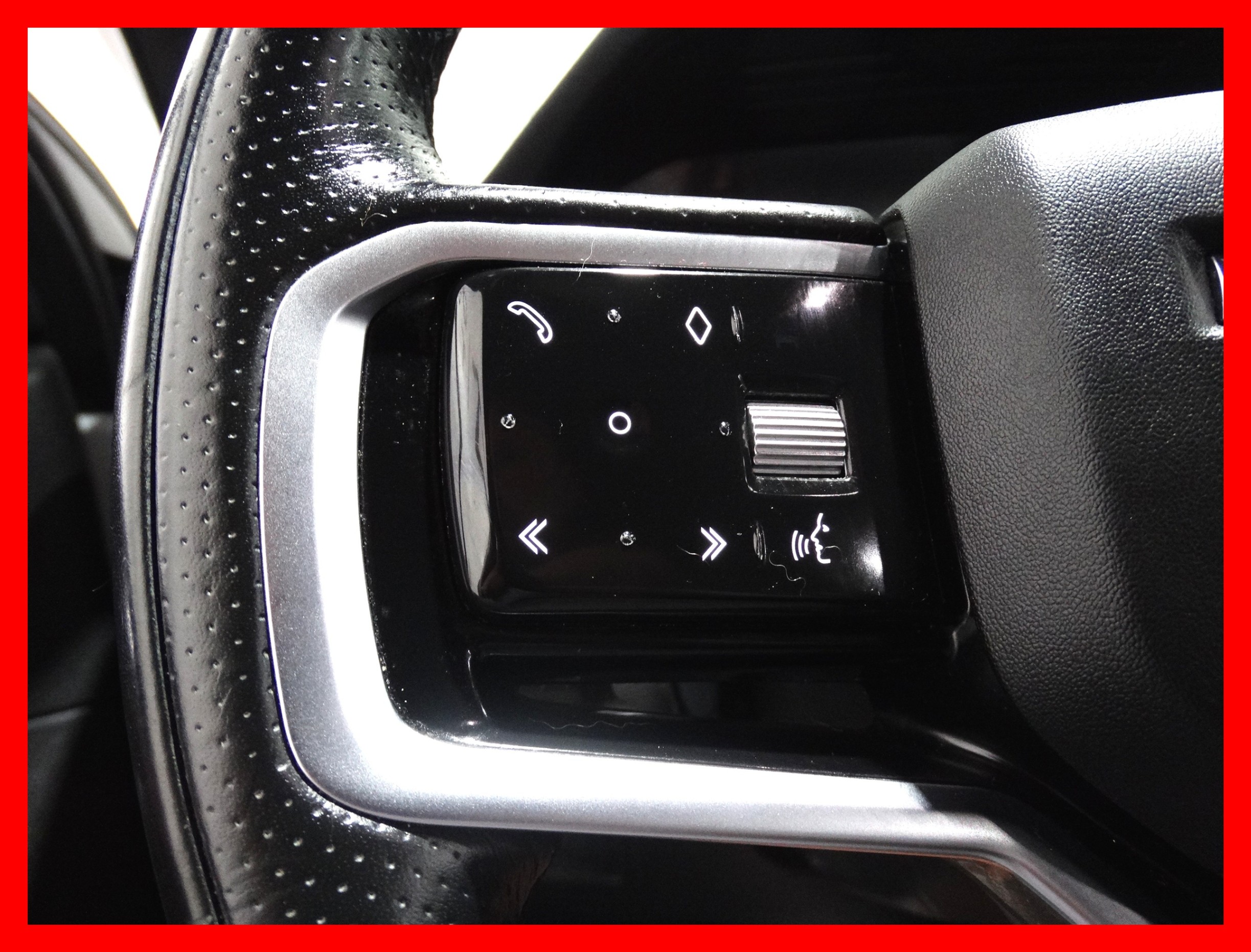 /carconnectiontoronto/2022-LandRover-DiscoverySport-5206587605982205.jpg