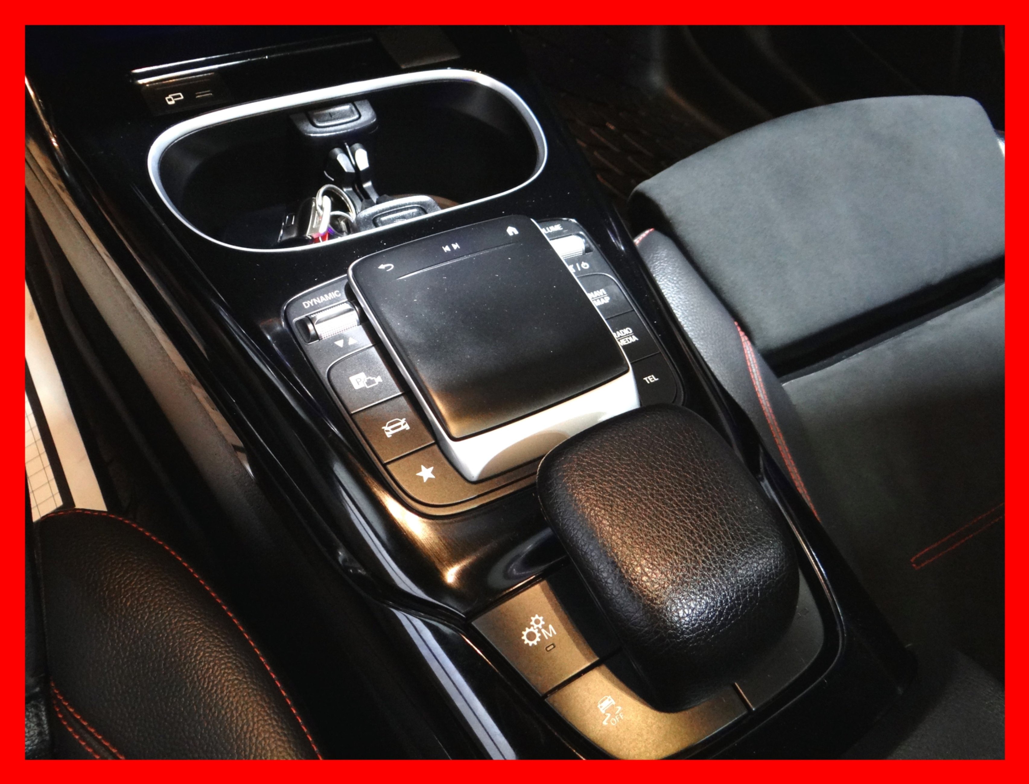 /carconnectiontoronto/2022-Mercedes-Benz-A-Class-029889475209784466.jpg