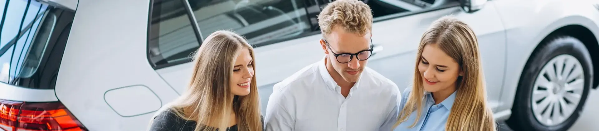 https://hillzcdn.ca/carmichaelmotorsltd/3990818226550965-applyForcredit.webp