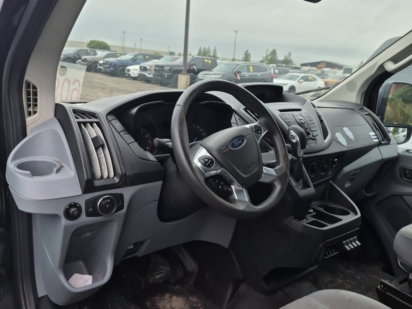 /carzrus/2019-Ford-Transit-04848408287812944.jpg