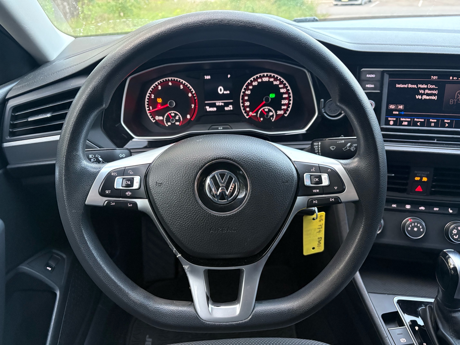 /carzrus/2019-Volkswagen-Jetta-20046042392933638.jpg
