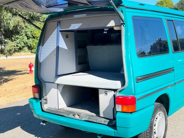 /choosesuperauto/1993-Volkswagen-EuroVan-7712231859353158.jpg