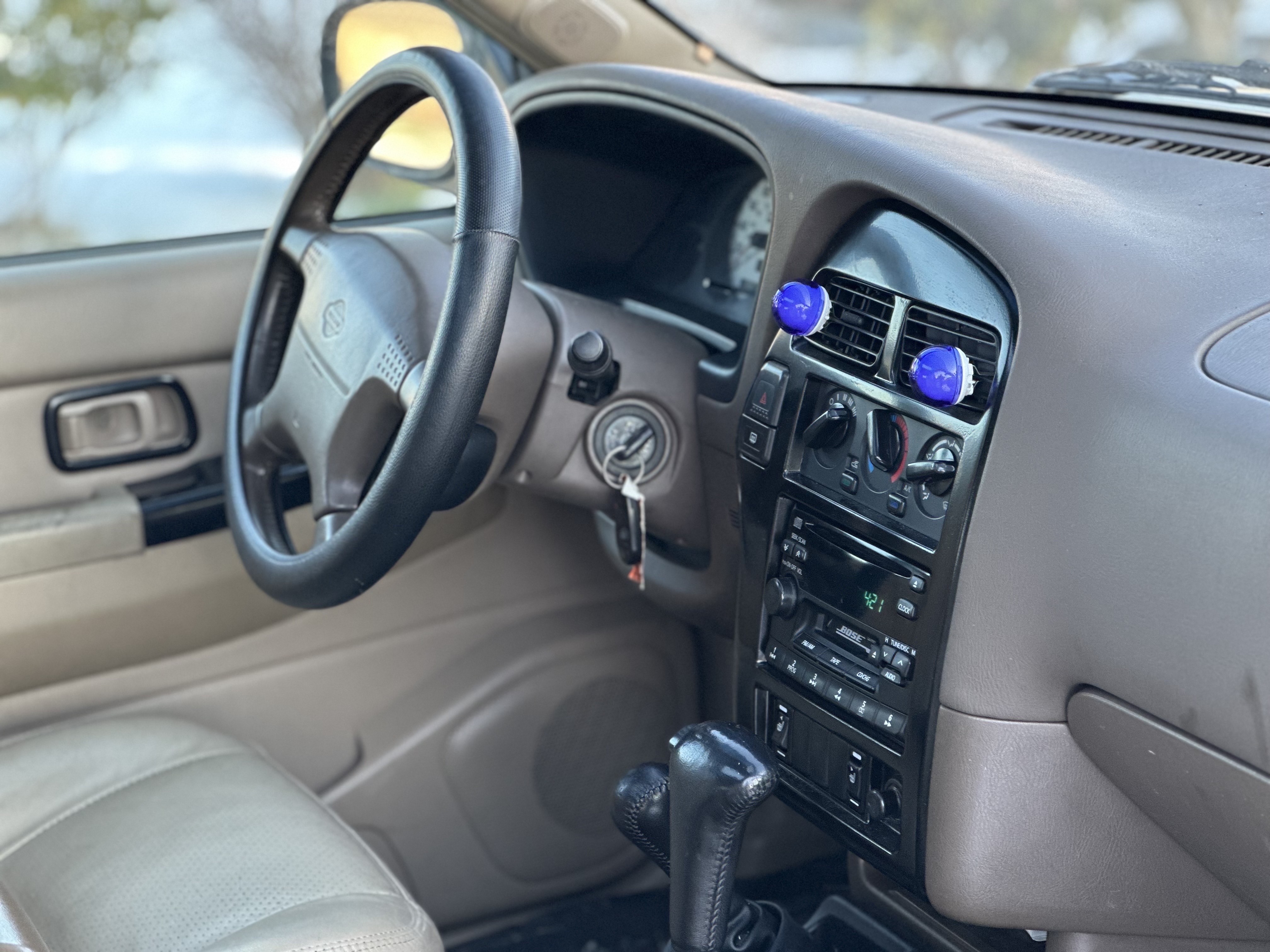 /choosesuperauto/2000-Nissan-Pathfinder-008802337146833539.jpg