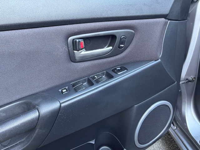 /choosesuperauto/2005-Mazda-Mazda3-47544304133392923.jpg