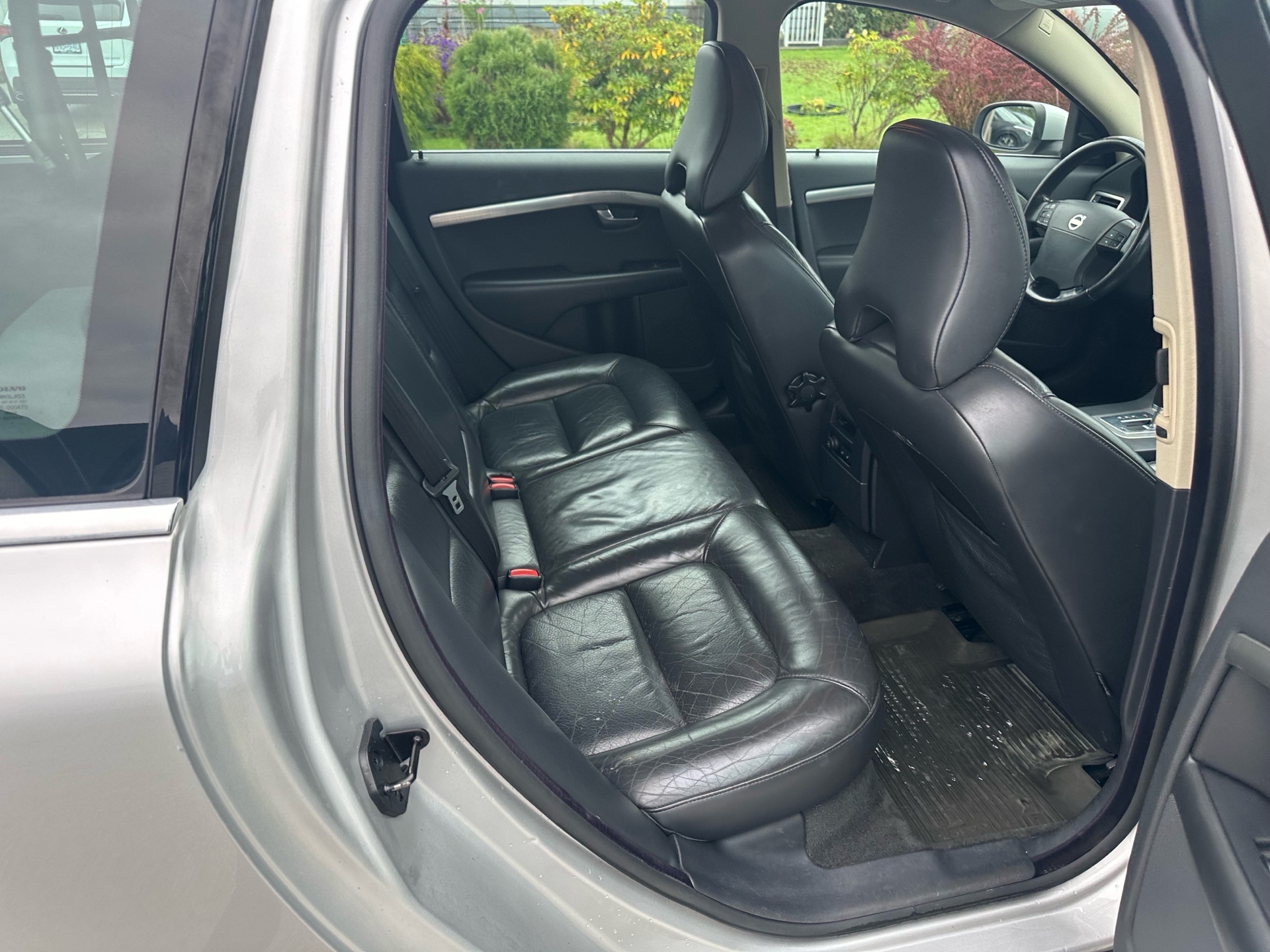 /choosesuperauto/2008-Volvo-V70-963264563298627.jpg