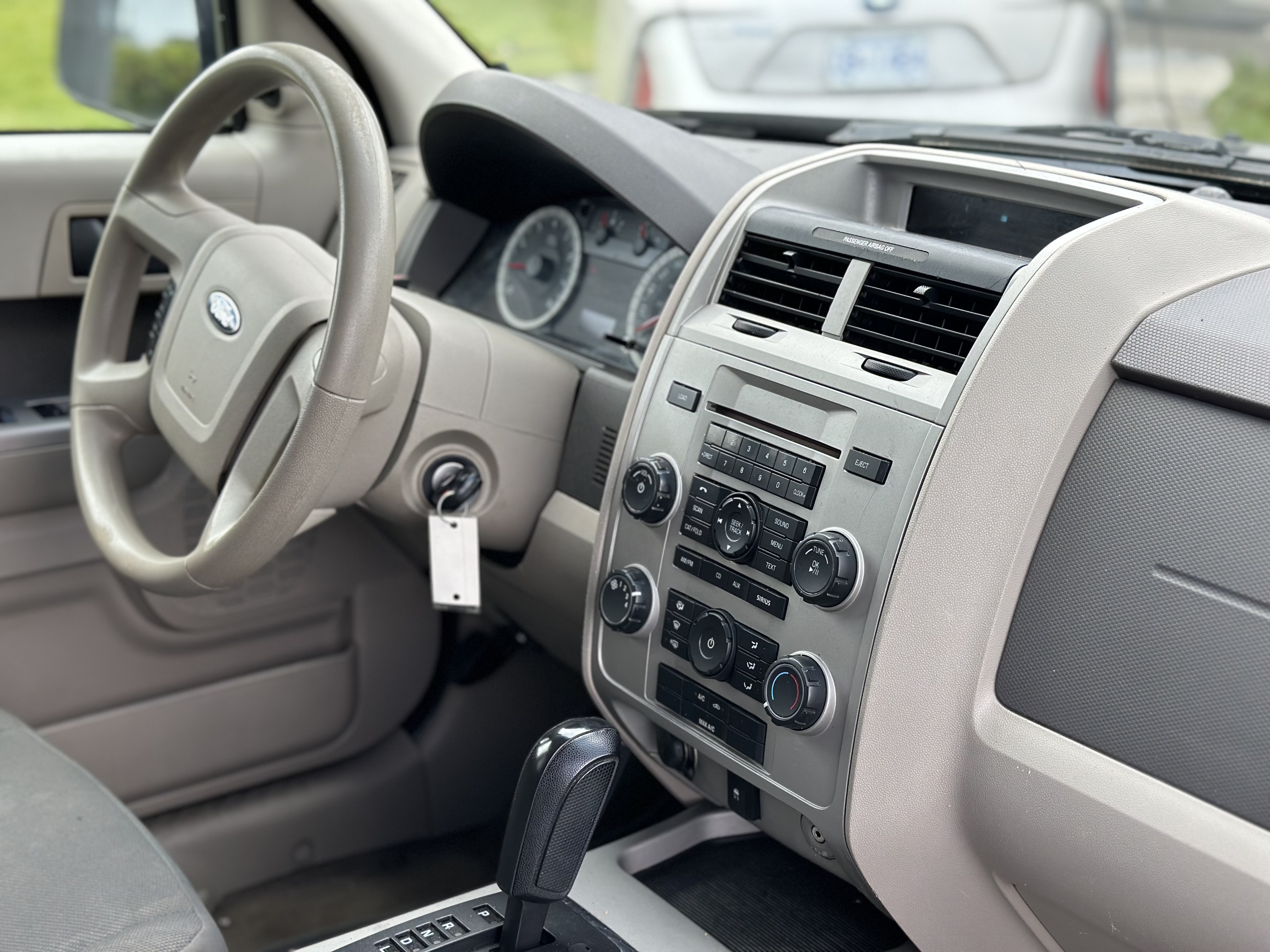 /choosesuperauto/2009-Ford-Escape-24672543550441817.jpg