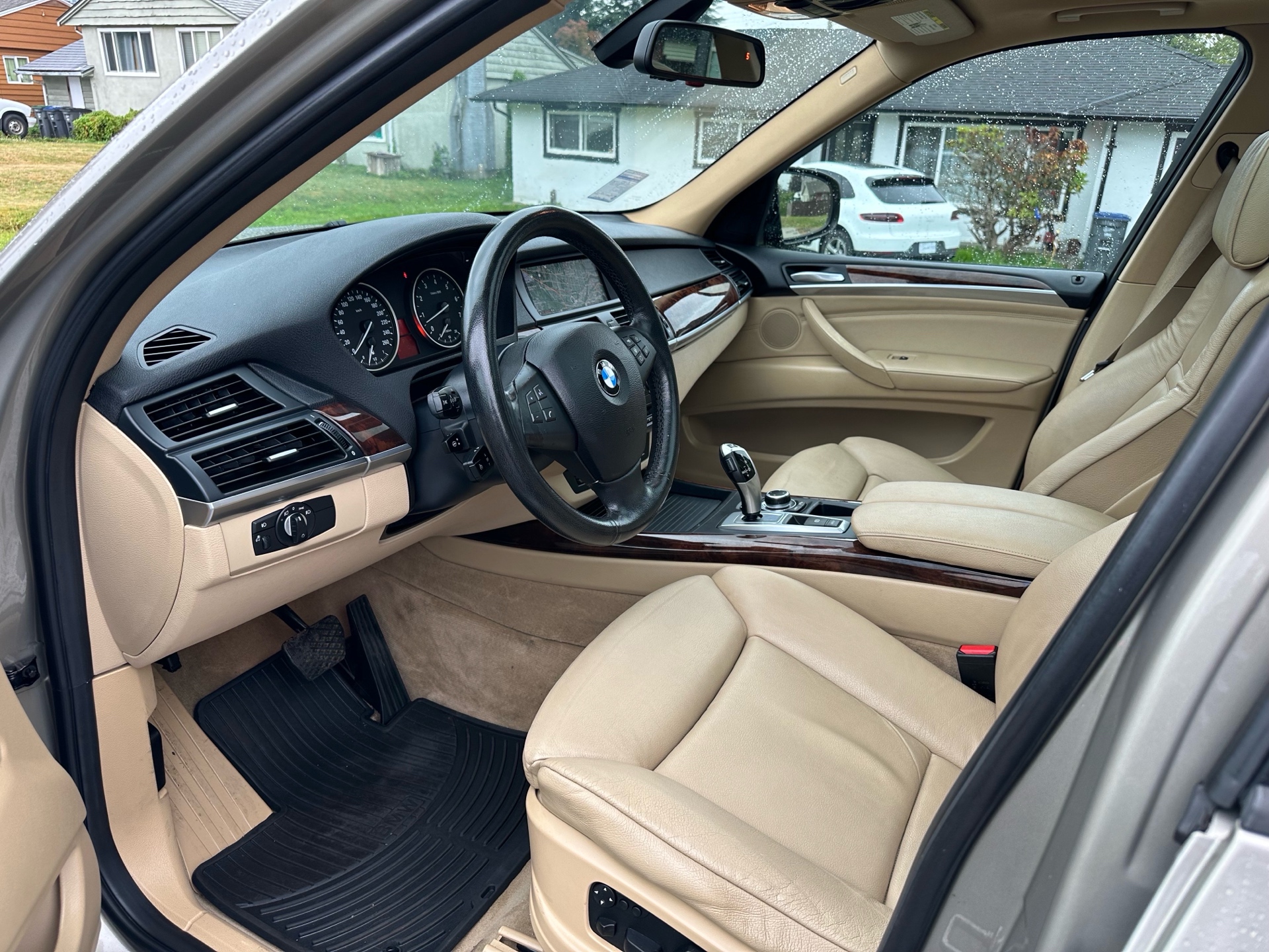 /choosesuperauto/2010-BMW-X5-312617790273922.jpg