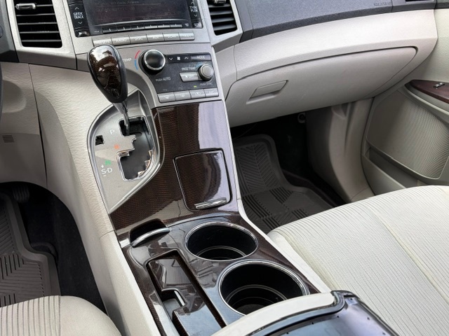 /choosesuperauto/2010-Toyota-Venza-5417487841225119.jpg