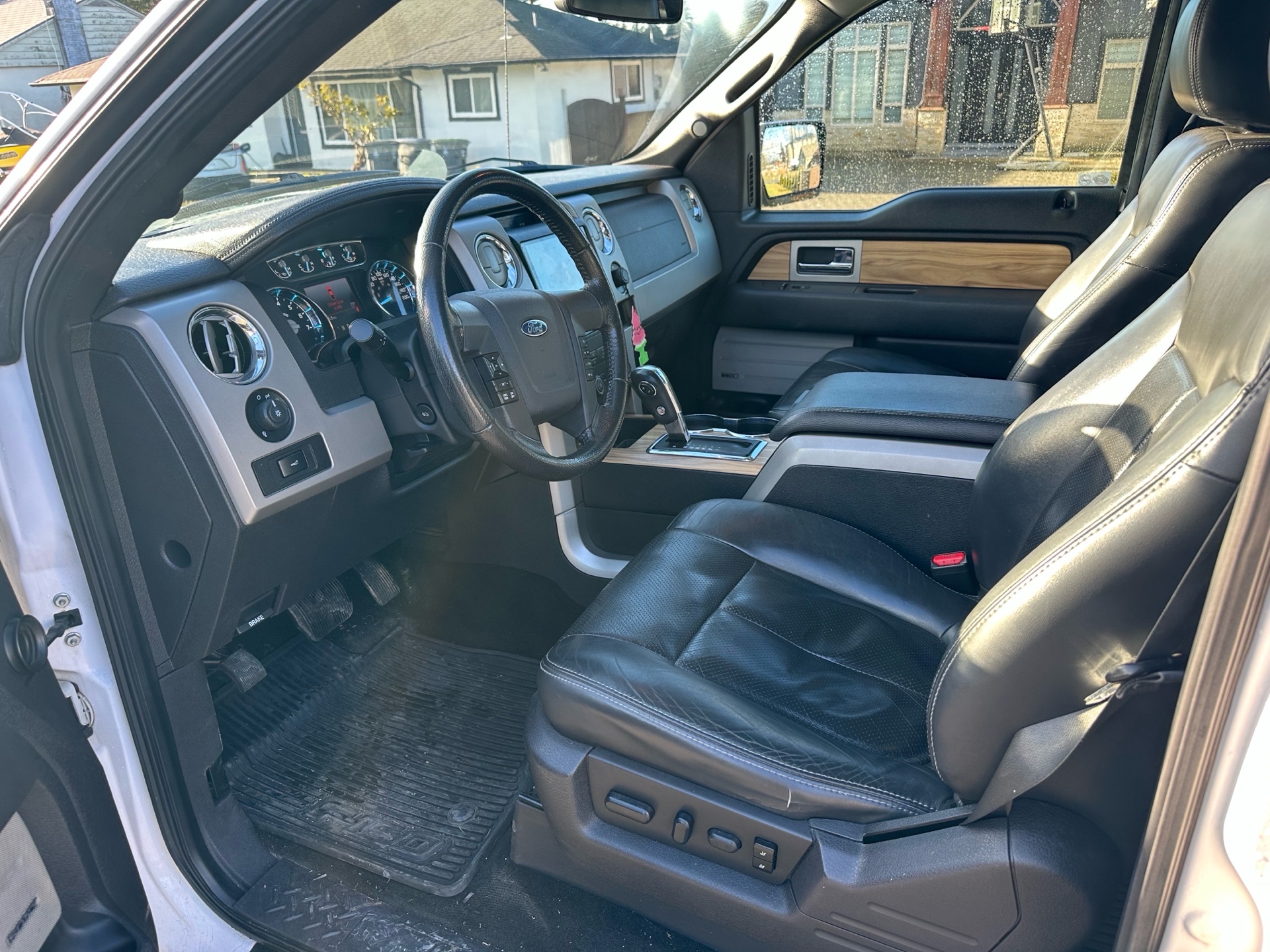 /choosesuperauto/2011-Ford-F-150-32245657741886813.jpg