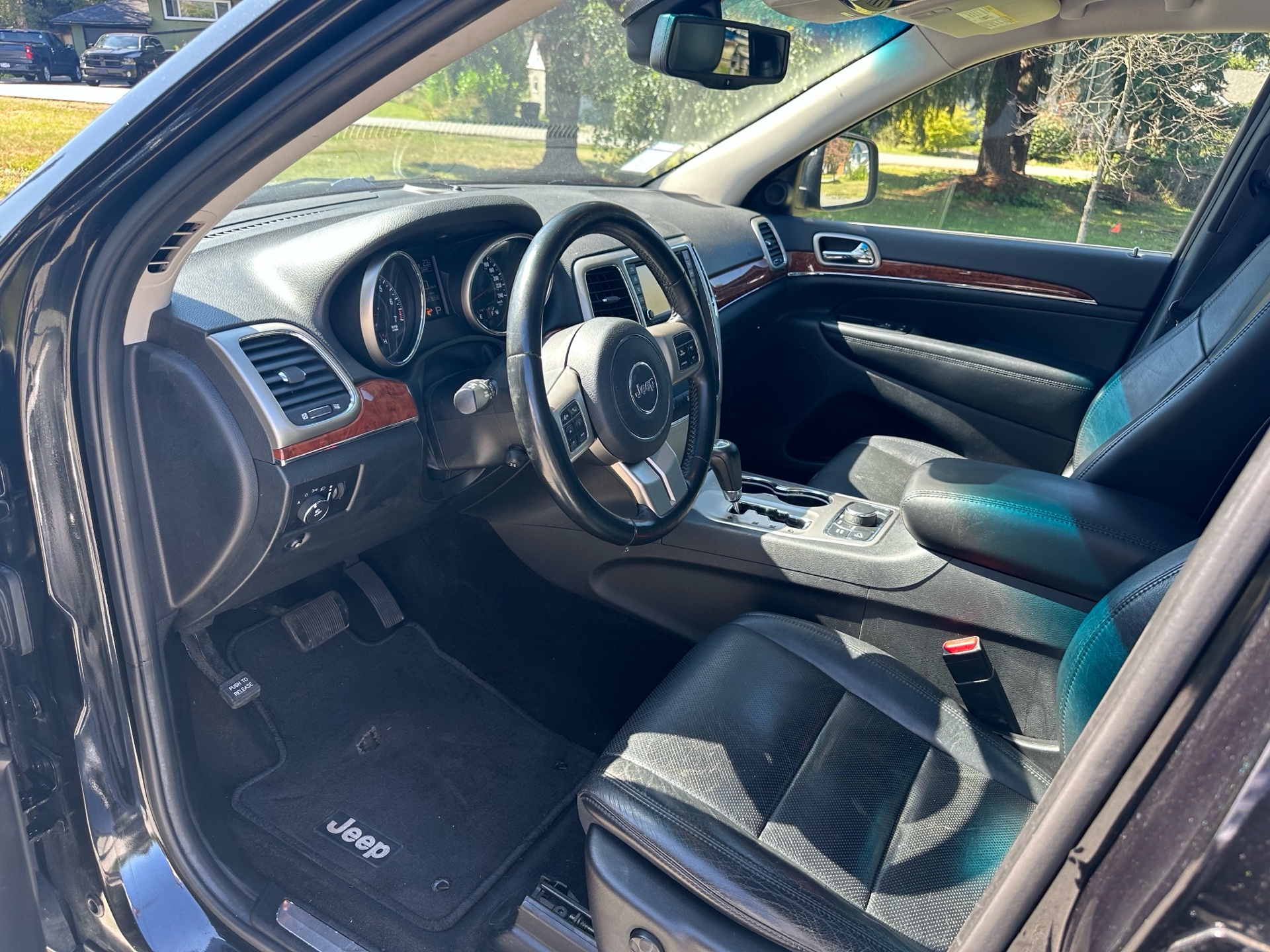 /choosesuperauto/2011-Jeep-GrandCherokee-11334884771146414.jpg