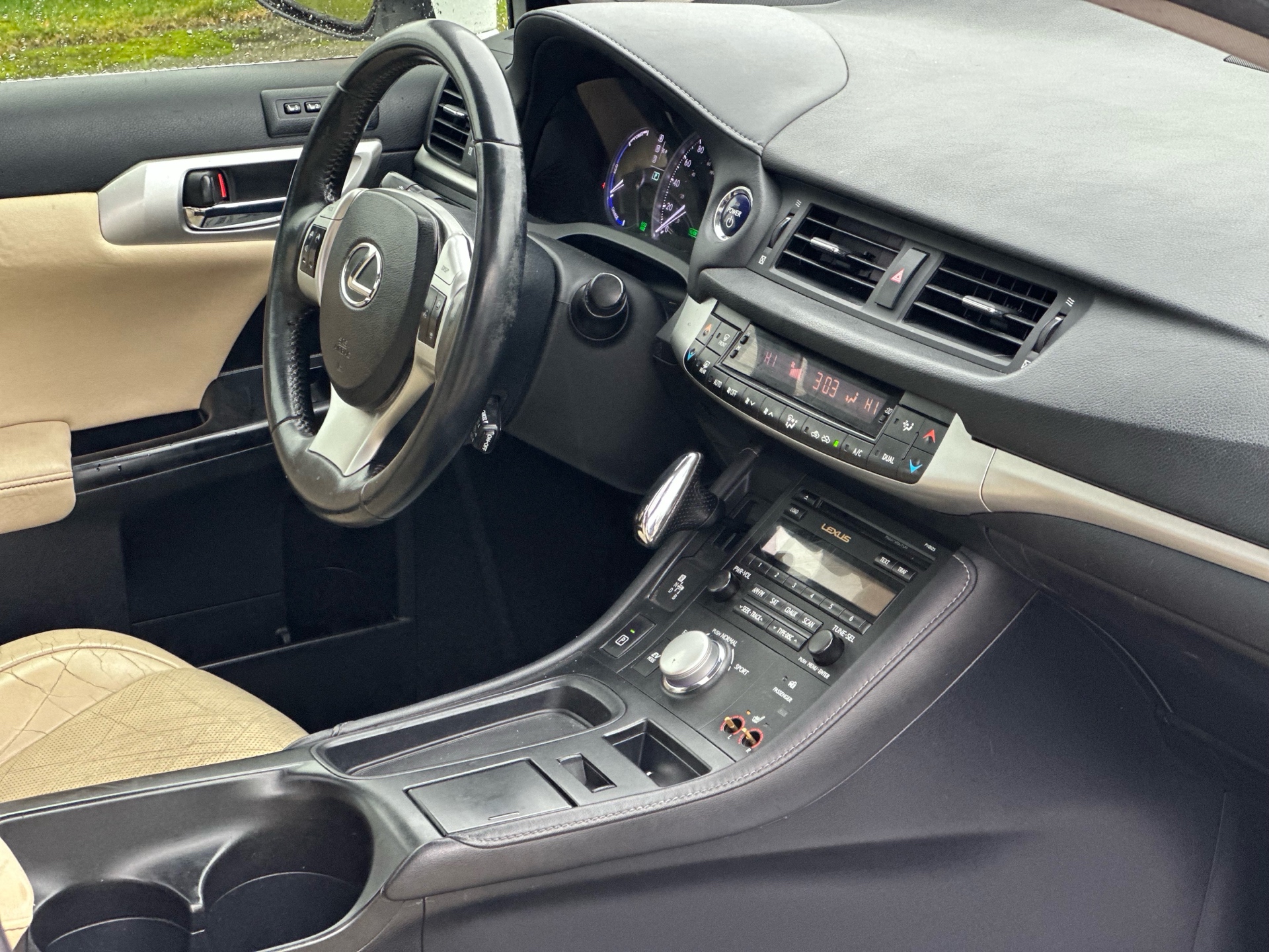 /choosesuperauto/2011-Lexus-CT200h-9743496767702524.jpg