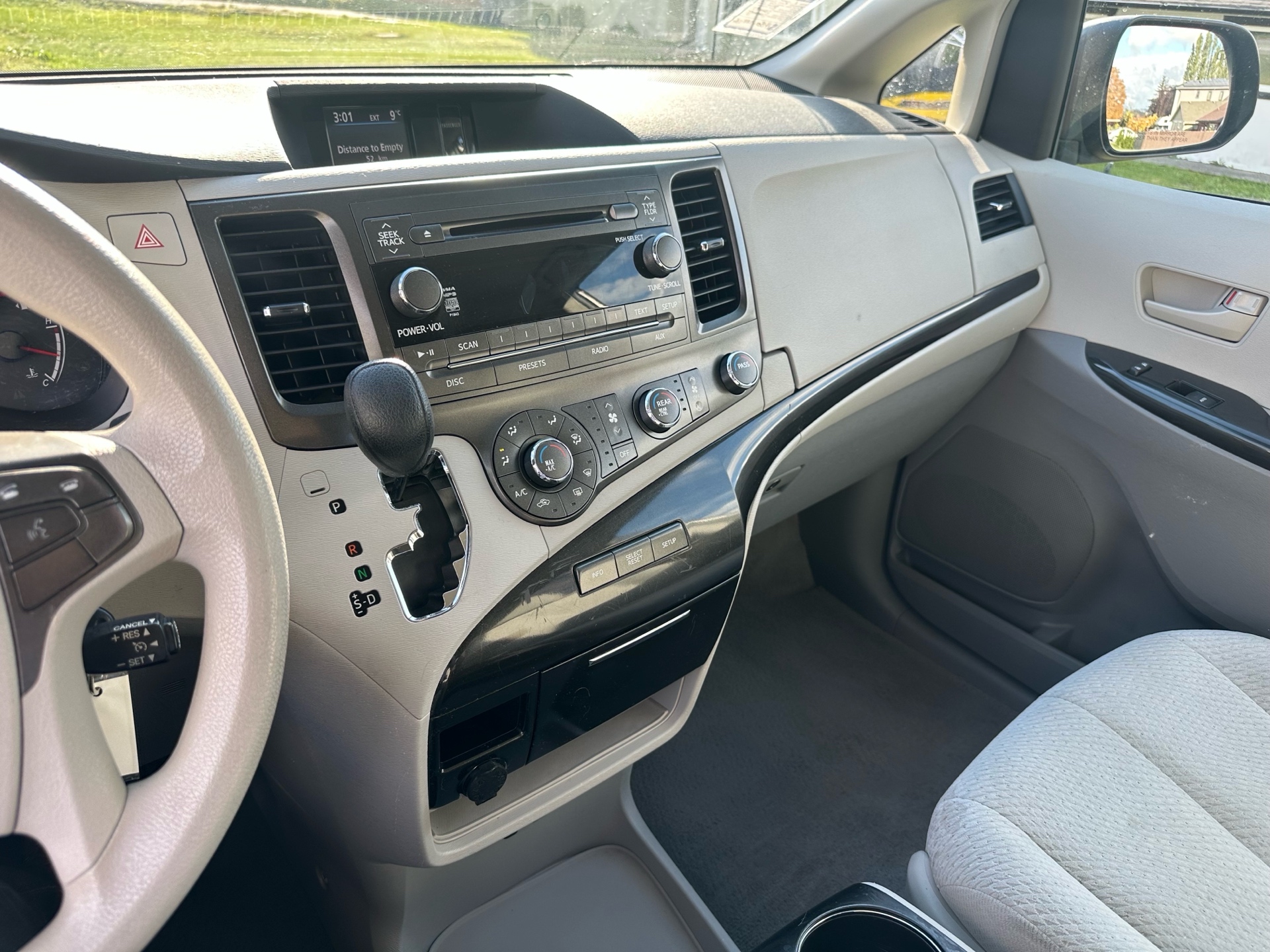 /choosesuperauto/2011-Toyota-Sienna-5141516089168596.jpg