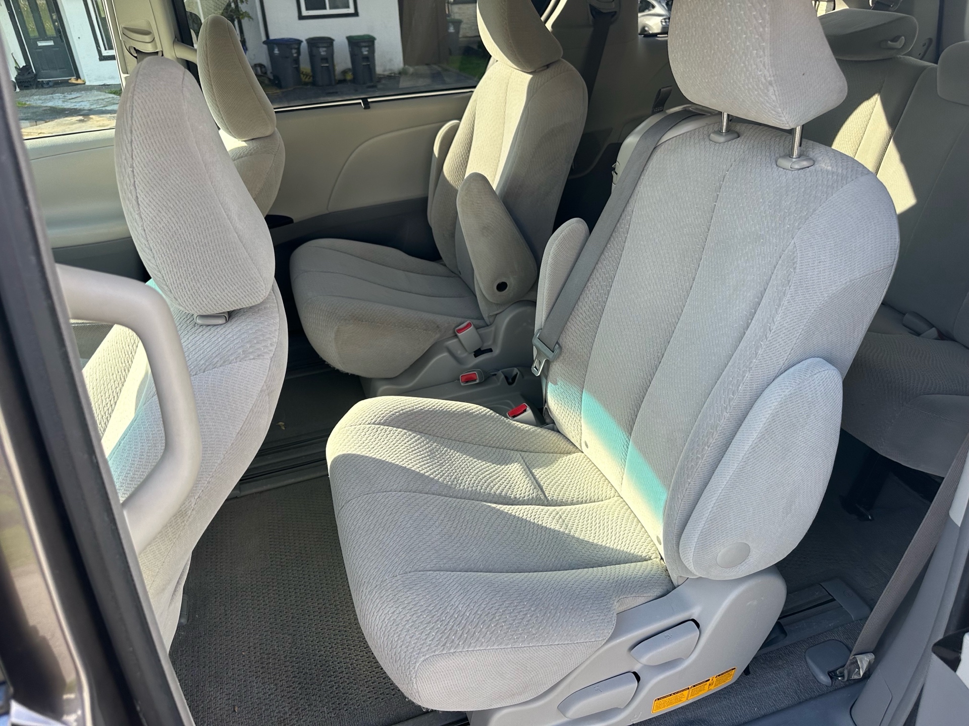 /choosesuperauto/2011-Toyota-Sienna-6591095879909663.jpg