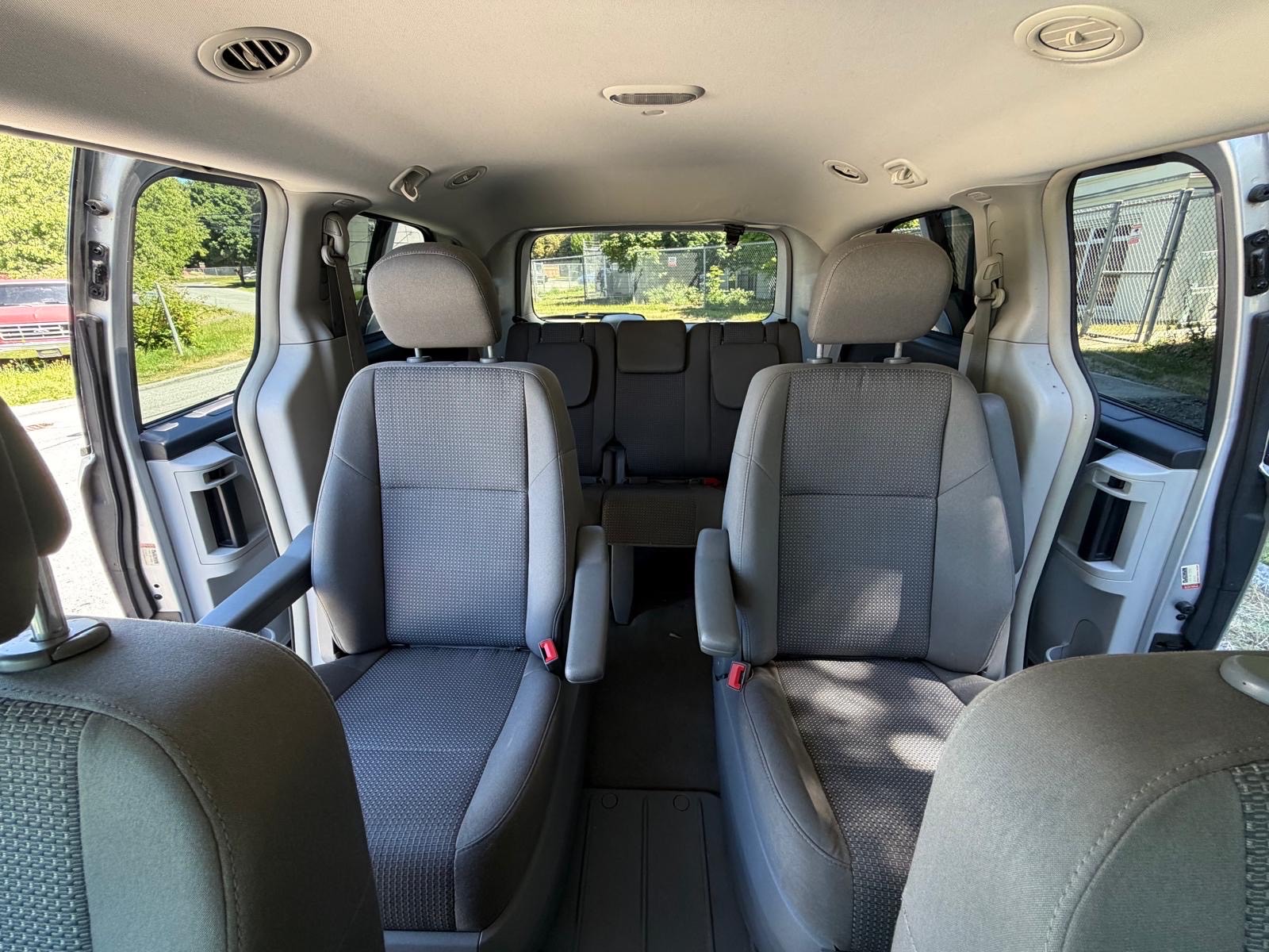 /choosesuperauto/2011-Volkswagen-Routan-0731864716439874.jpg
