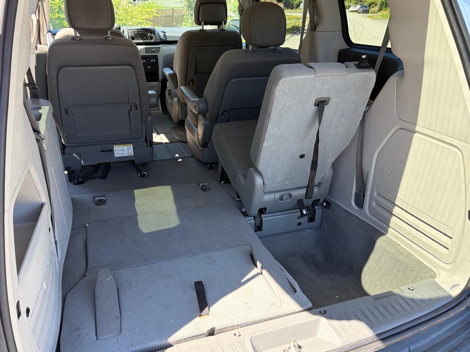 /choosesuperauto/2011-Volkswagen-Routan-7789873458036967.jpg