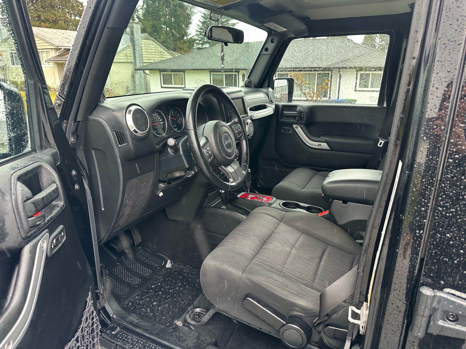 /choosesuperauto/2012-Jeep-WranglerUnlimited-0055398273757383265.jpg