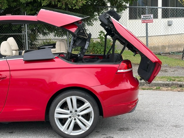 /choosesuperauto/2012-Volkswagen-Eos-06648359877841559.jpg