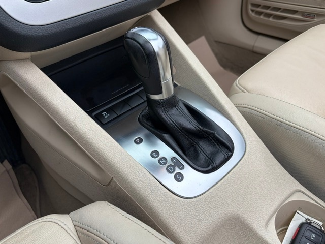 /choosesuperauto/2012-Volkswagen-Eos-09014082363821974.jpg