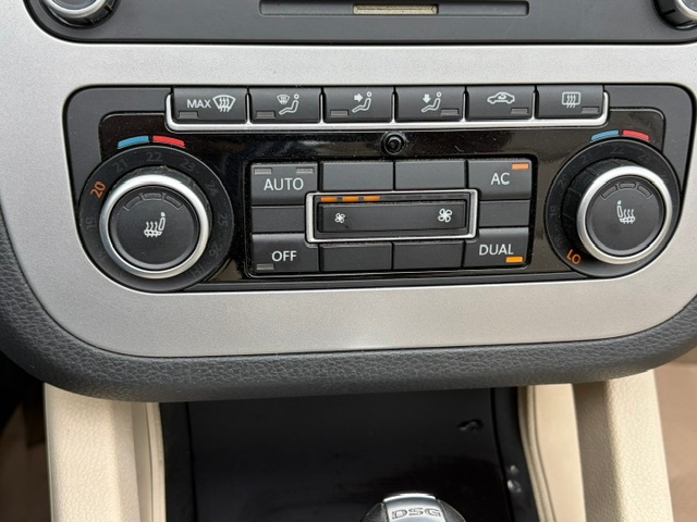 /choosesuperauto/2012-Volkswagen-Eos-15331986162534106.jpg