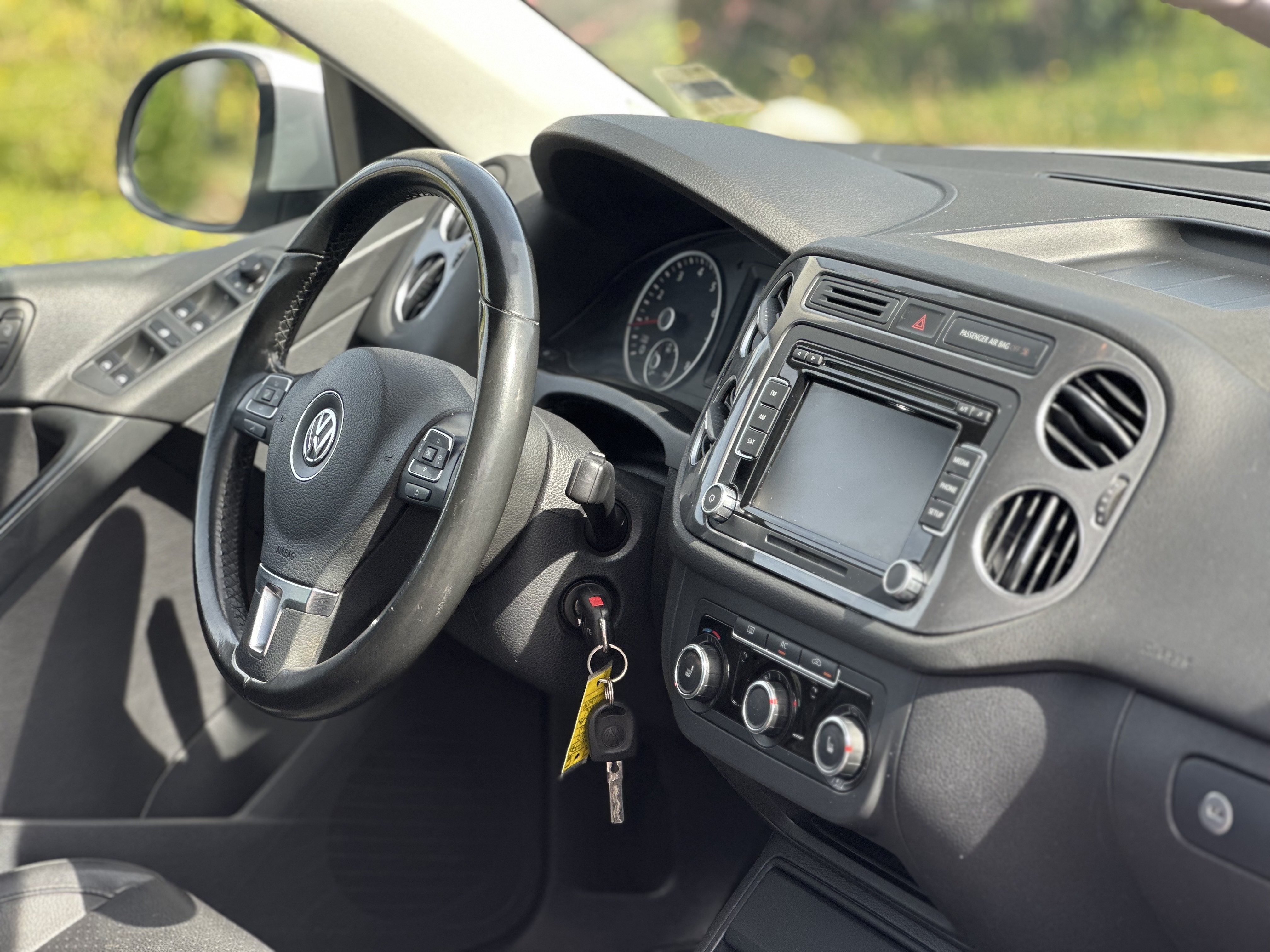 /choosesuperauto/2012-Volkswagen-Tiguan-40242292022787307.jpg