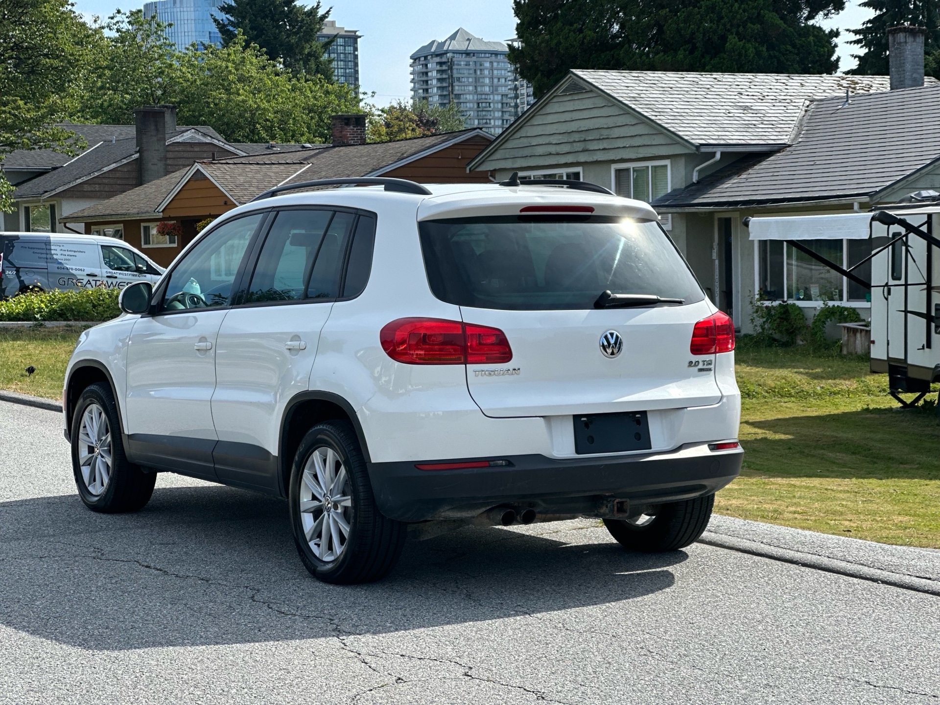 /choosesuperauto/2012-Volkswagen-Tiguan-6273542375501988.jpg