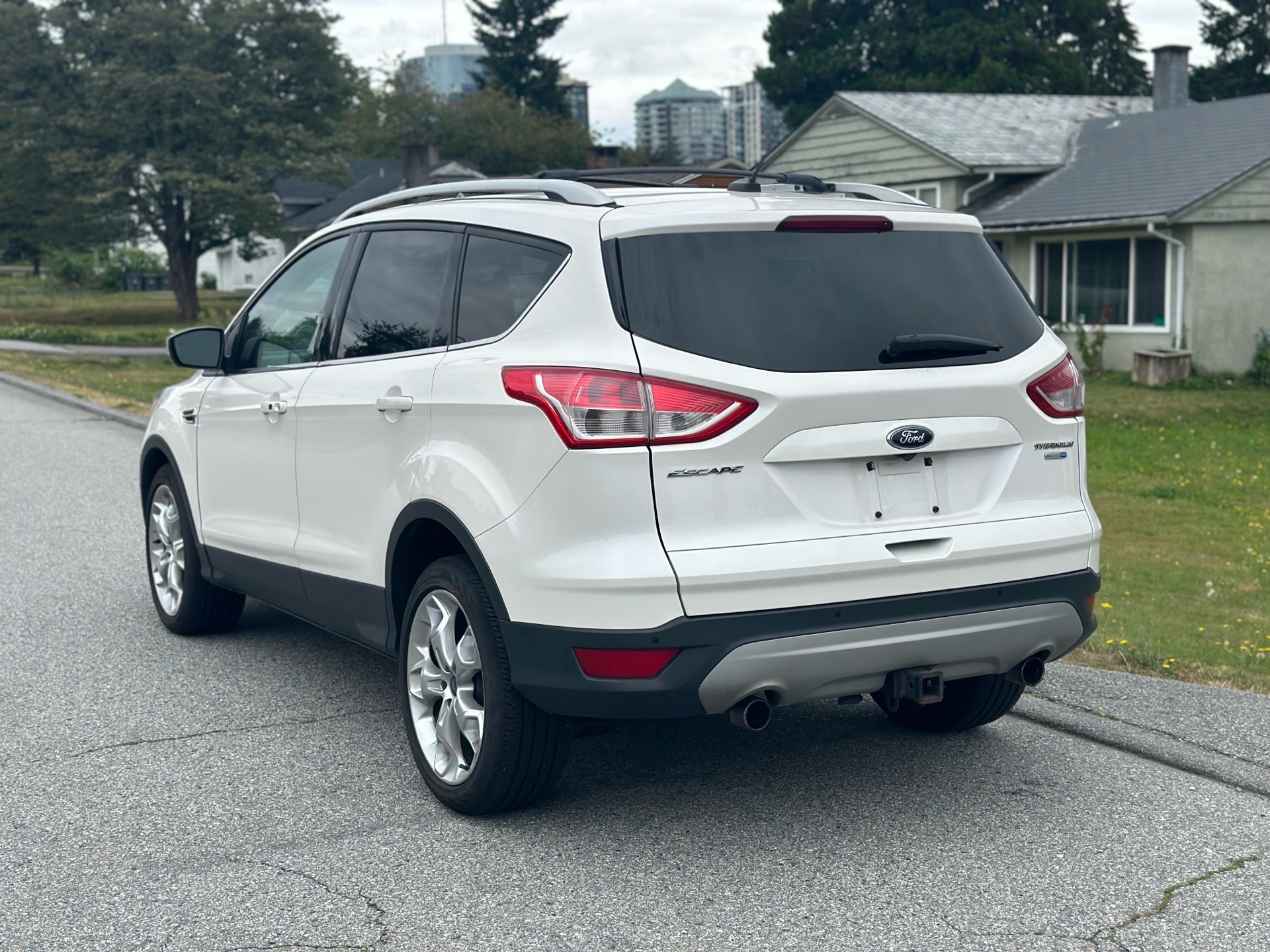 /choosesuperauto/2013-Ford-Escape-23740905187065664.jpg