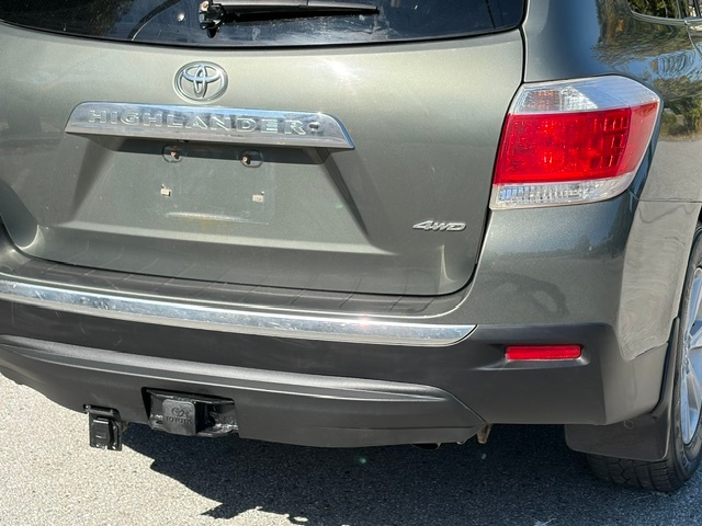/choosesuperauto/2013-Toyota-Highlander-25041702911522656.jpg