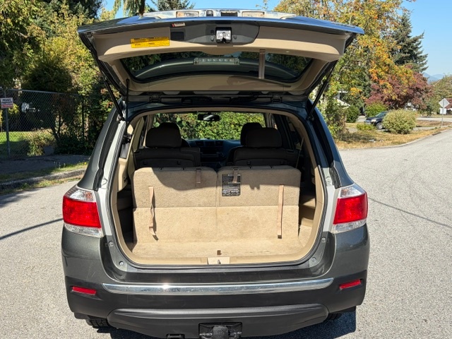 /choosesuperauto/2013-Toyota-Highlander-3331116096781701.jpg