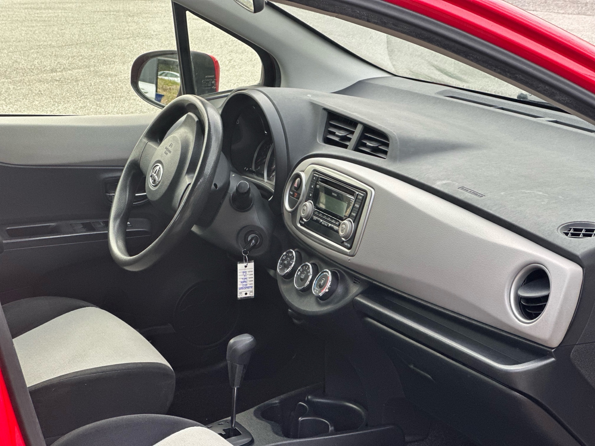 /choosesuperauto/2013-Toyota-Yaris-6081644706644127.jpg