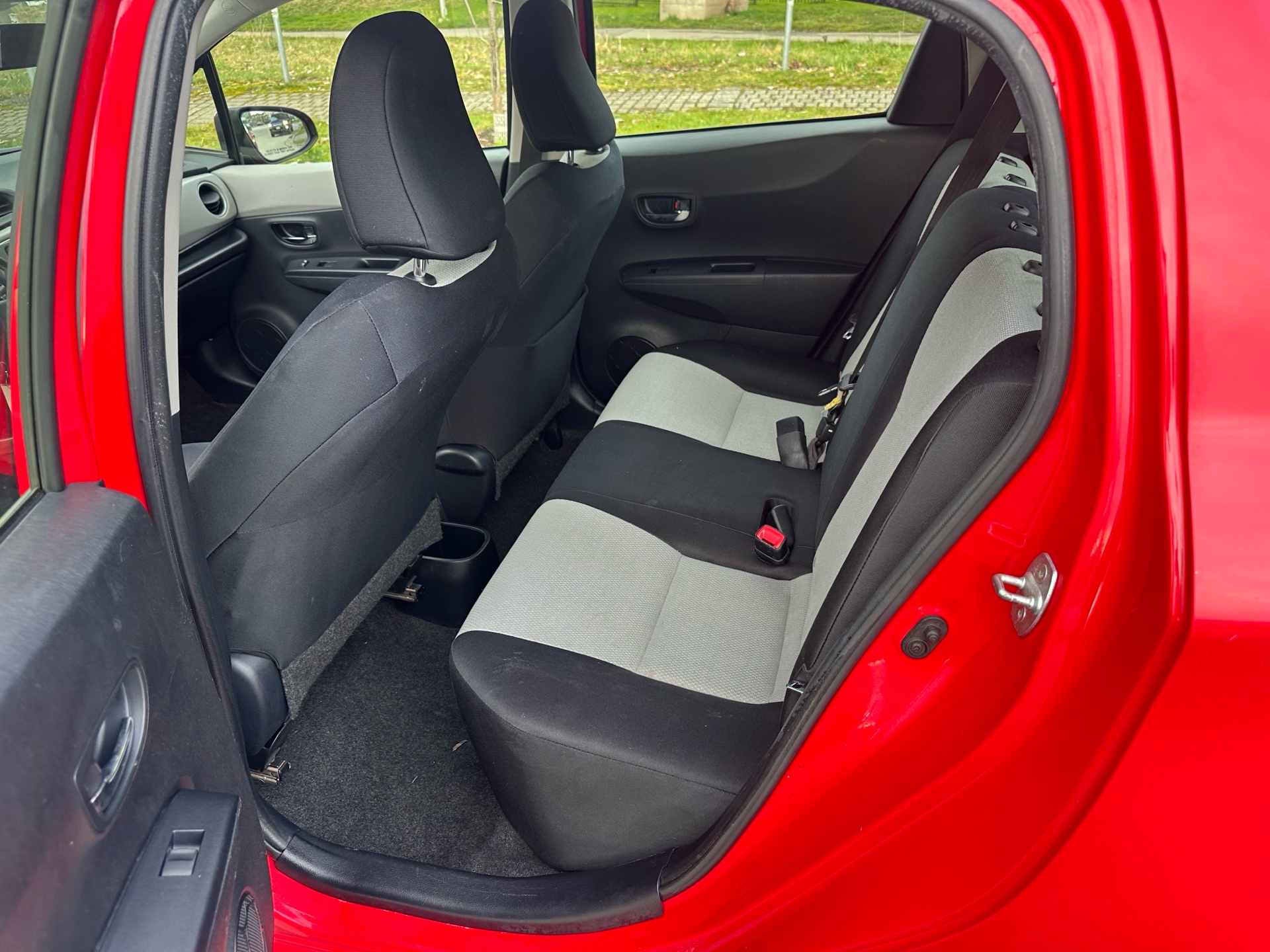 /choosesuperauto/2013-Toyota-Yaris-6781656909997029.jpg