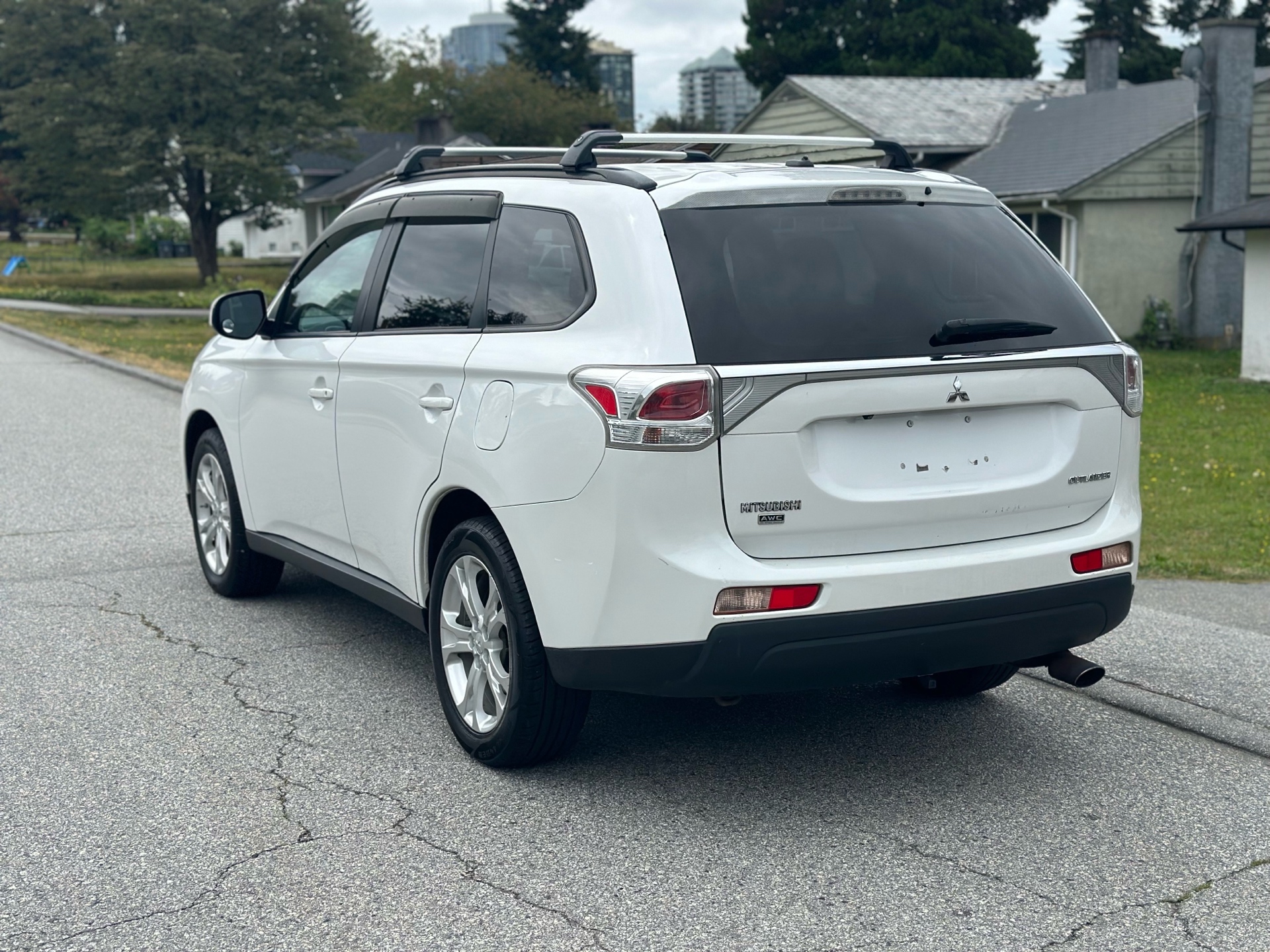 /choosesuperauto/2014-Mitsubishi-Outlander-2555605006221646.jpg