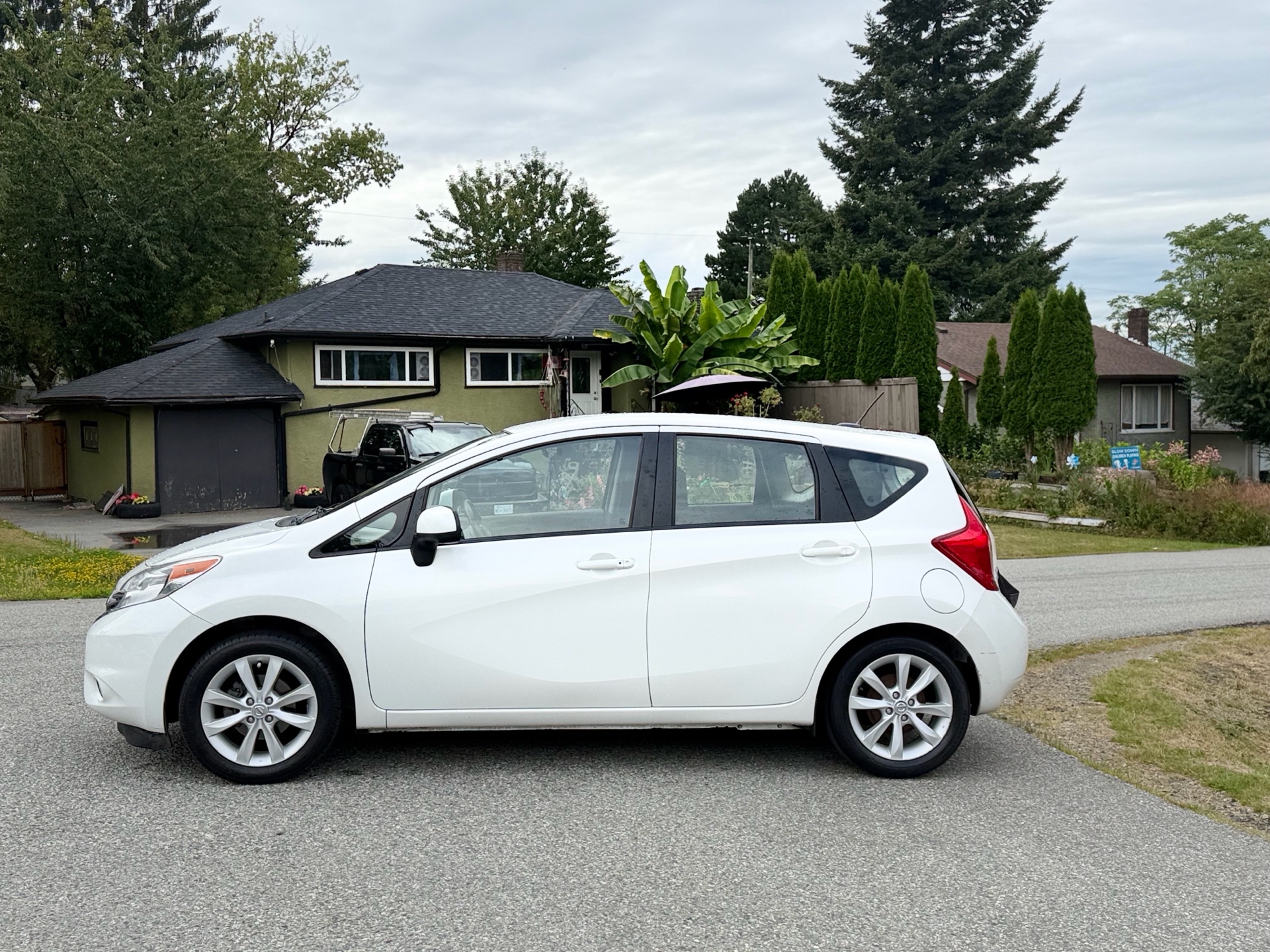 /choosesuperauto/2014-Nissan-VersaNote-712352324521397.jpg