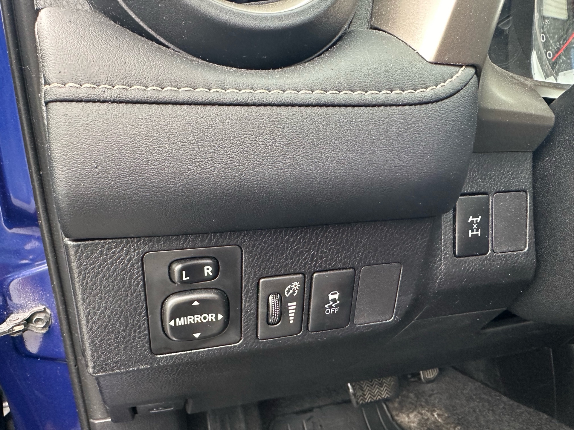 /choosesuperauto/2014-Toyota-RAV4-11857176687846804.jpg