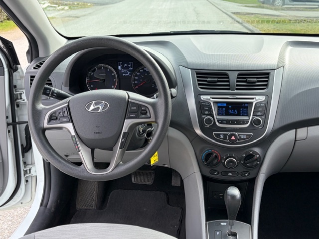 /choosesuperauto/2015-Hyundai-Accent-07835482504725966.jpg