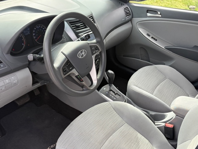 /choosesuperauto/2015-Hyundai-Accent-4695115845528115.jpg