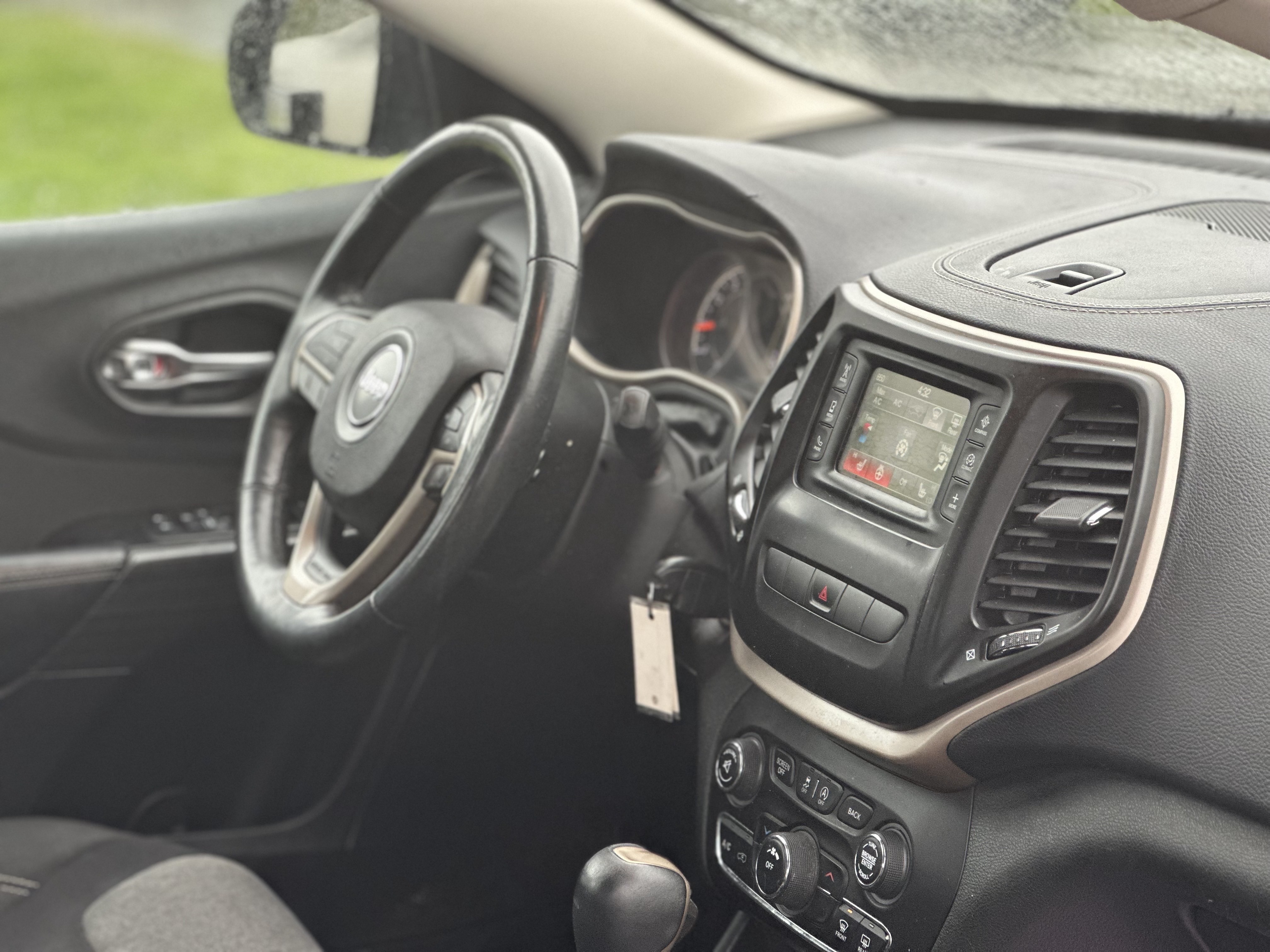 /choosesuperauto/2015-Jeep-Cherokee-6379291721194449.jpg