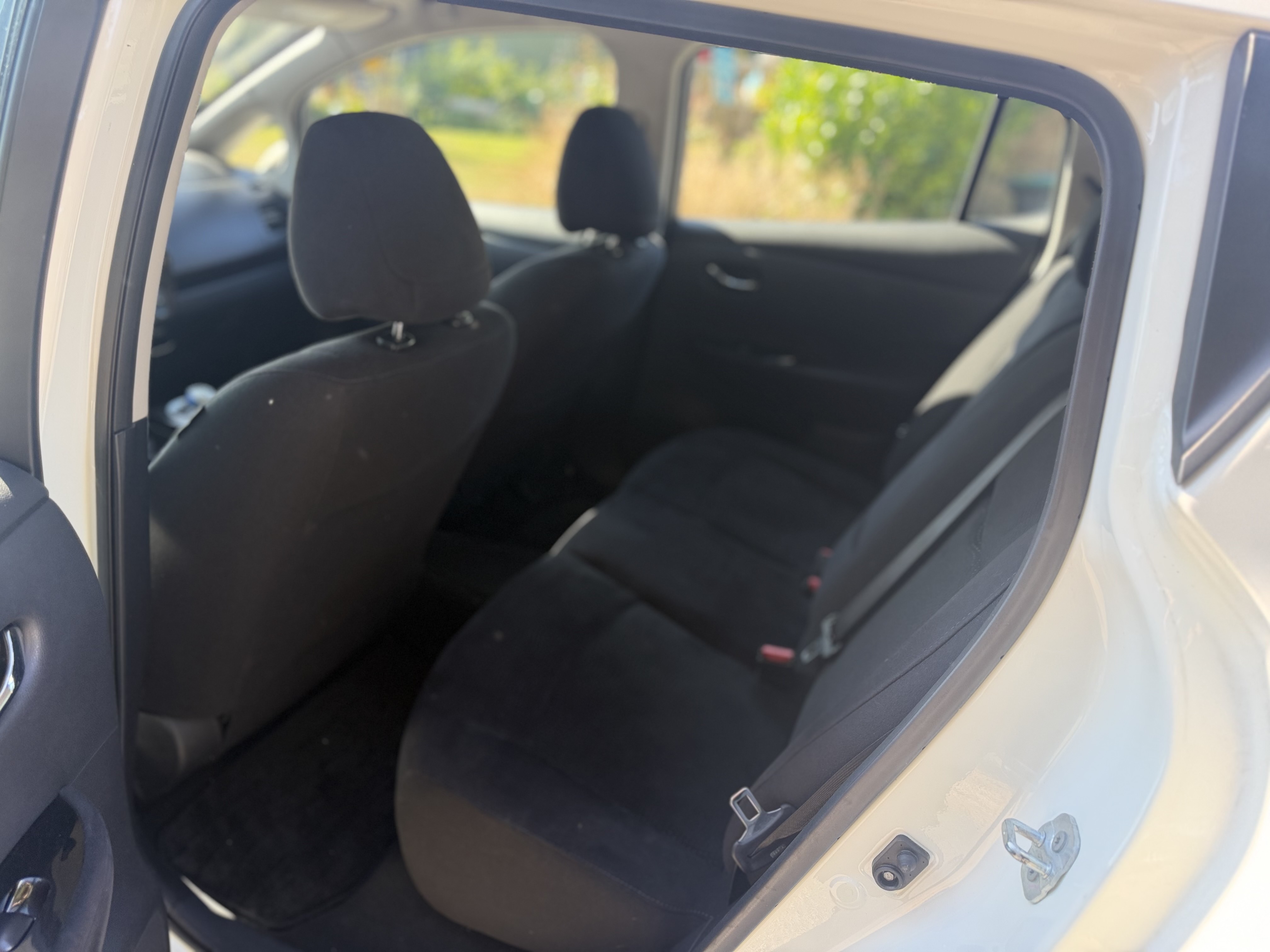 /choosesuperauto/2016-Nissan-Leaf-6082434307337086.jpg