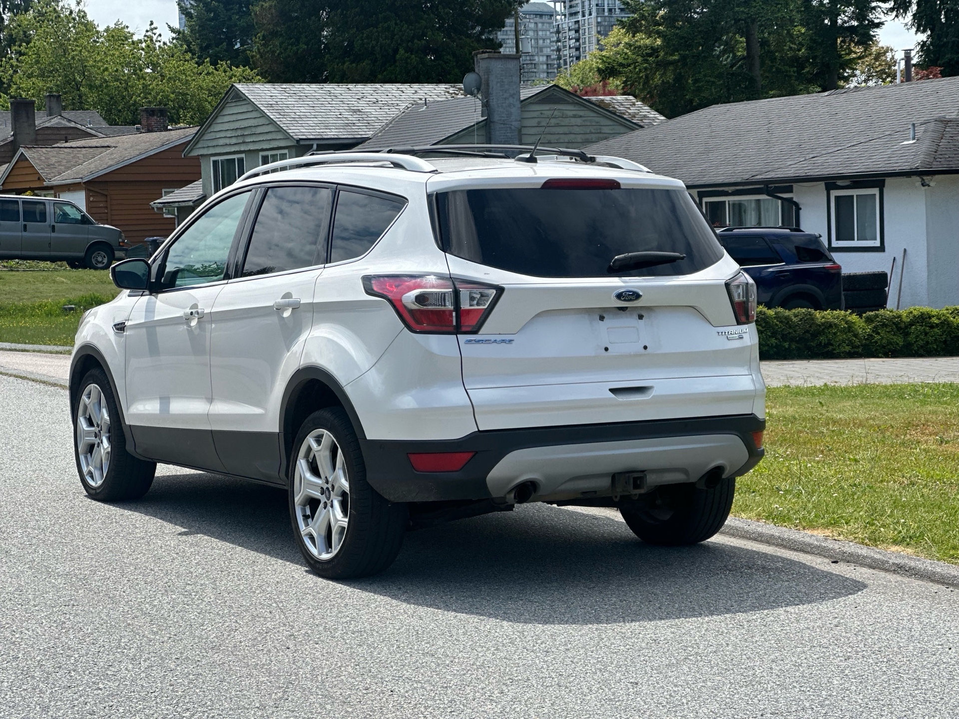/choosesuperauto/2017-Ford-Escape-49221367611080313.jpg