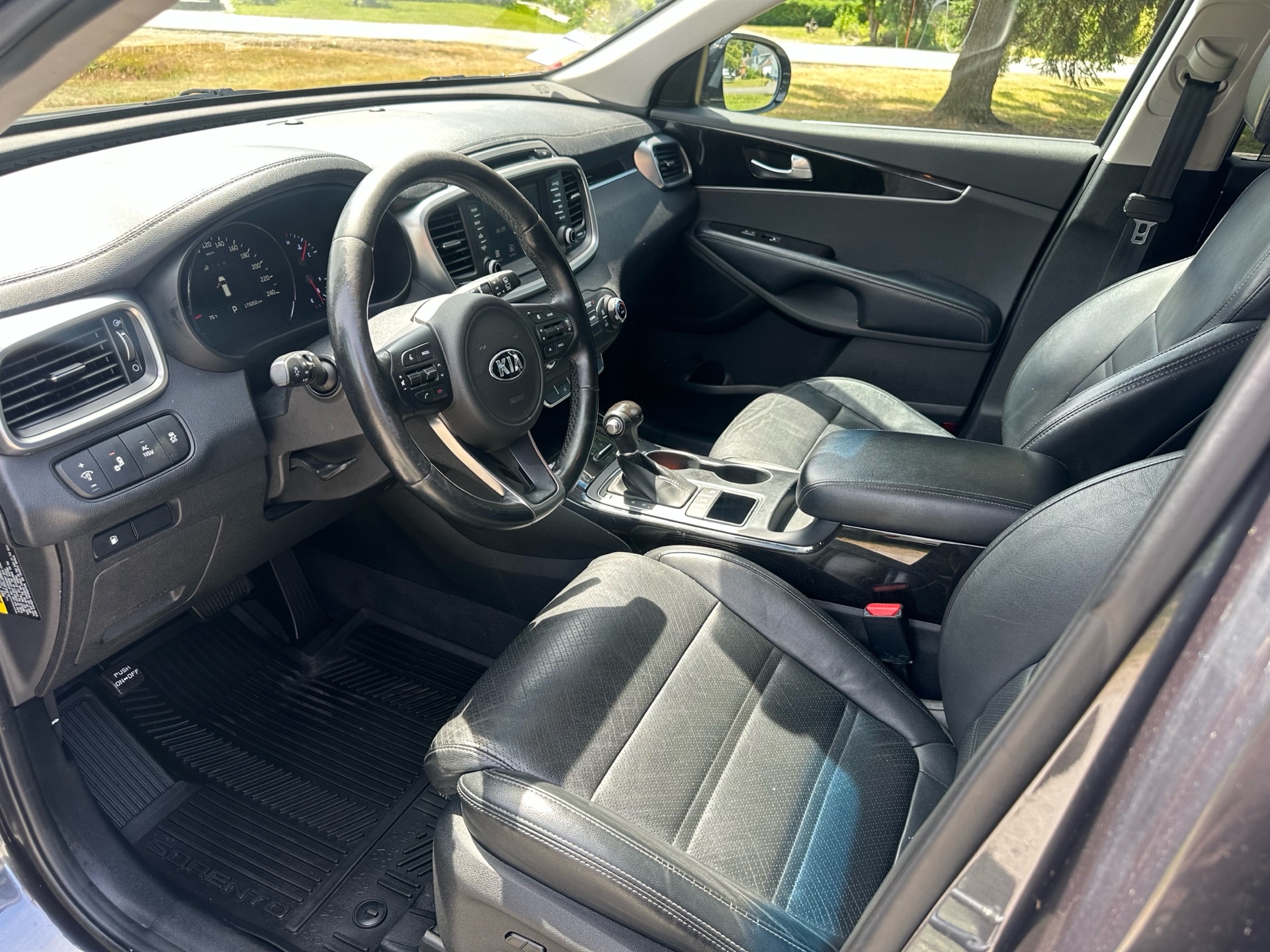 /choosesuperauto/2017-Kia-Sorento-15645349284023724.jpg