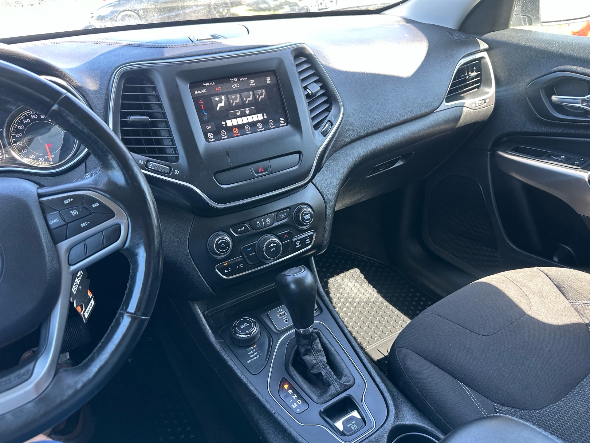 /choosesuperauto/2019-Jeep-Cherokee-1401539504189231.jpg