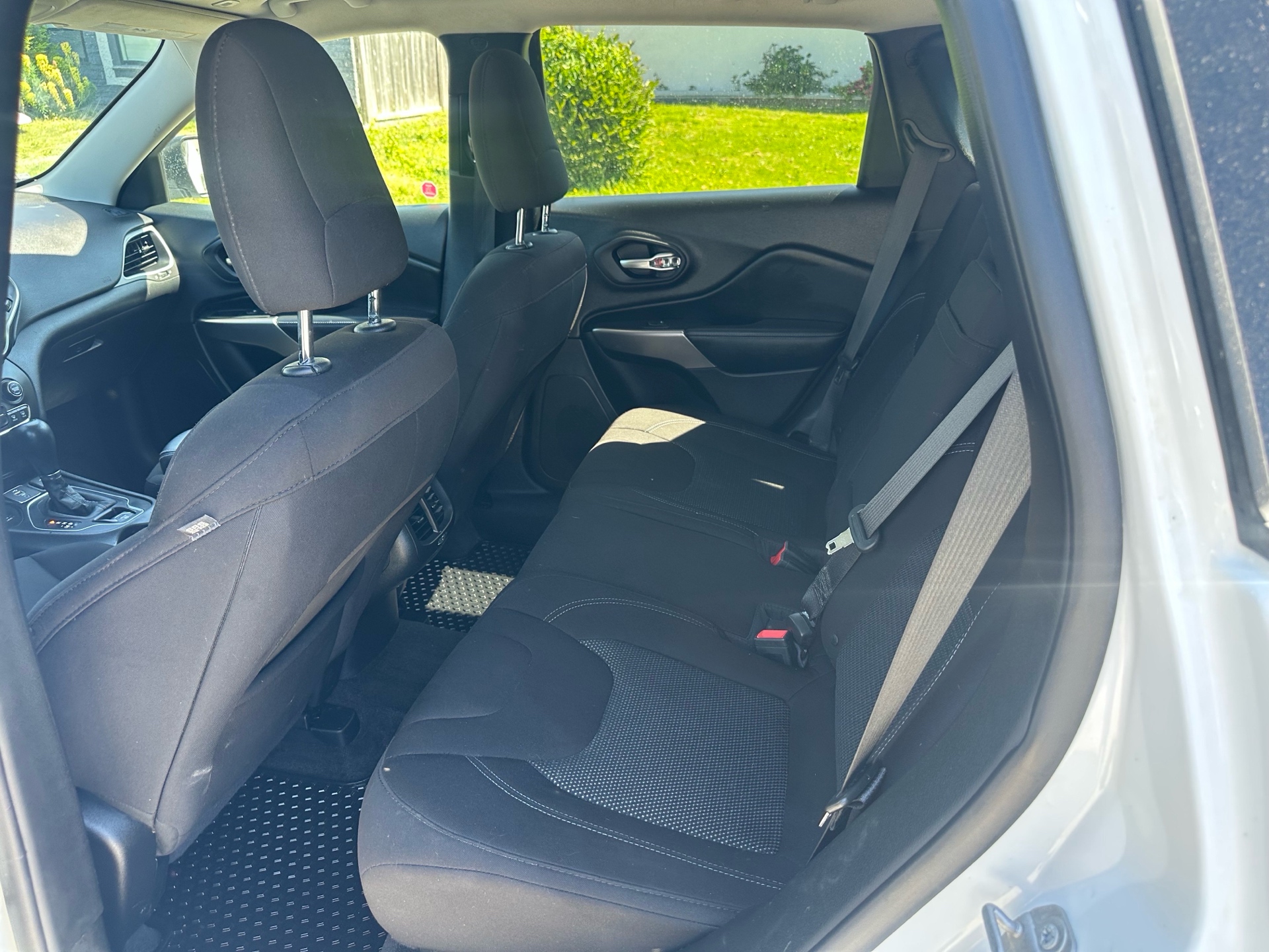/choosesuperauto/2019-Jeep-Cherokee-14216599139074182.jpg