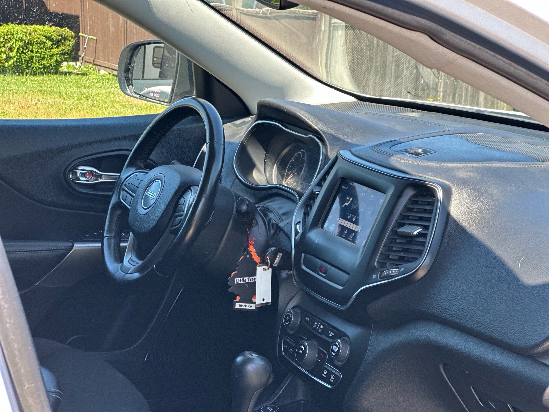 /choosesuperauto/2019-Jeep-Cherokee-703807205589229.jpg