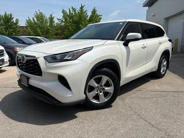 2020 Toyota Highlander LE AWD-8 PASSENGER-CLEAN CARFAX-CERTIFIED