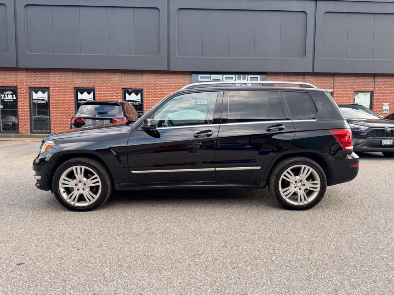 /crownautomobile/2014-Mercedes-Benz-GLK-Class-7335437409754837.jpg