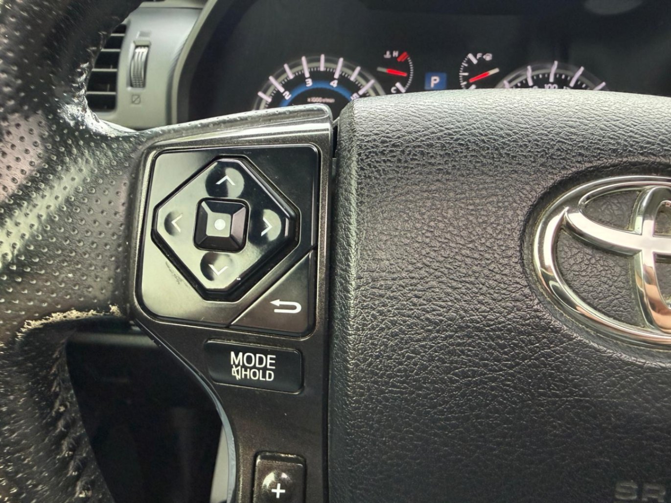 /crownautomobile/2016-Toyota-4Runner-054537479569157776.jpg