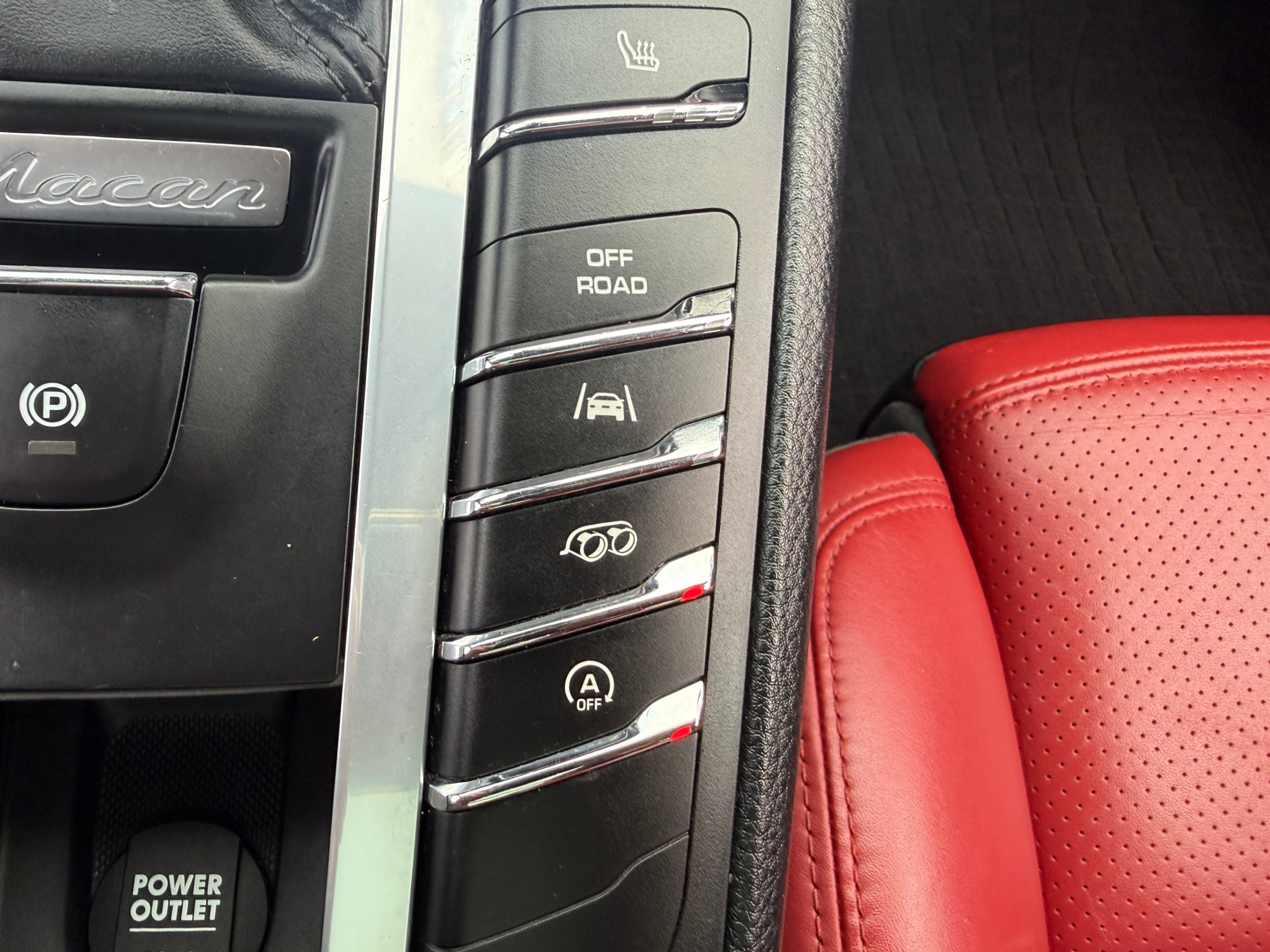 /crownautomobile/2017-Porsche-Macan-05627783705140721.jpg