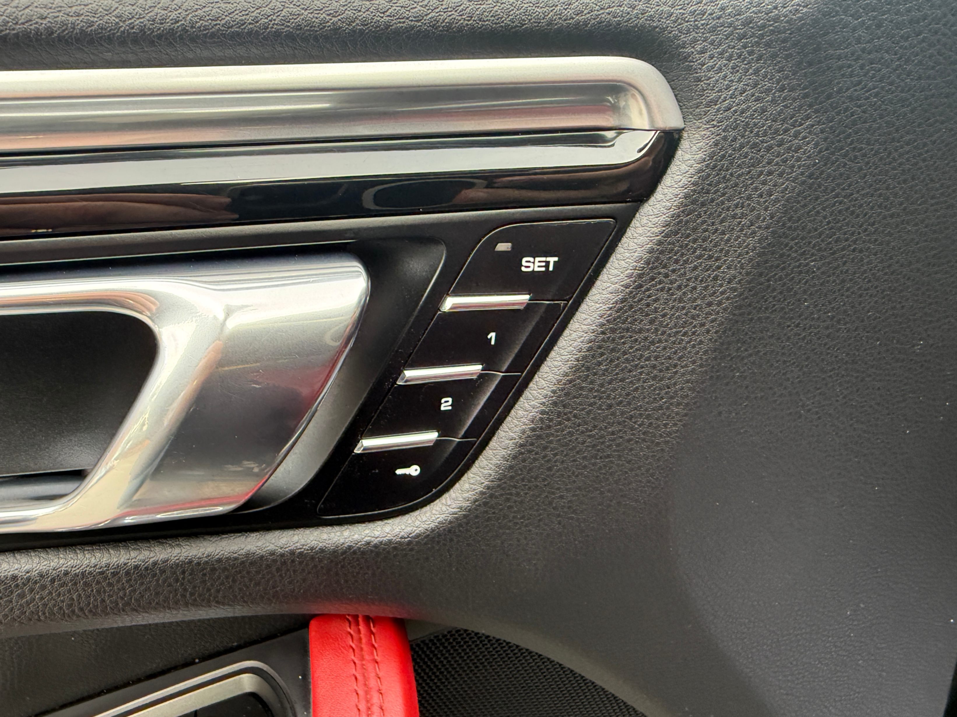 /crownautomobile/2017-Porsche-Macan-3585075405818301.jpg