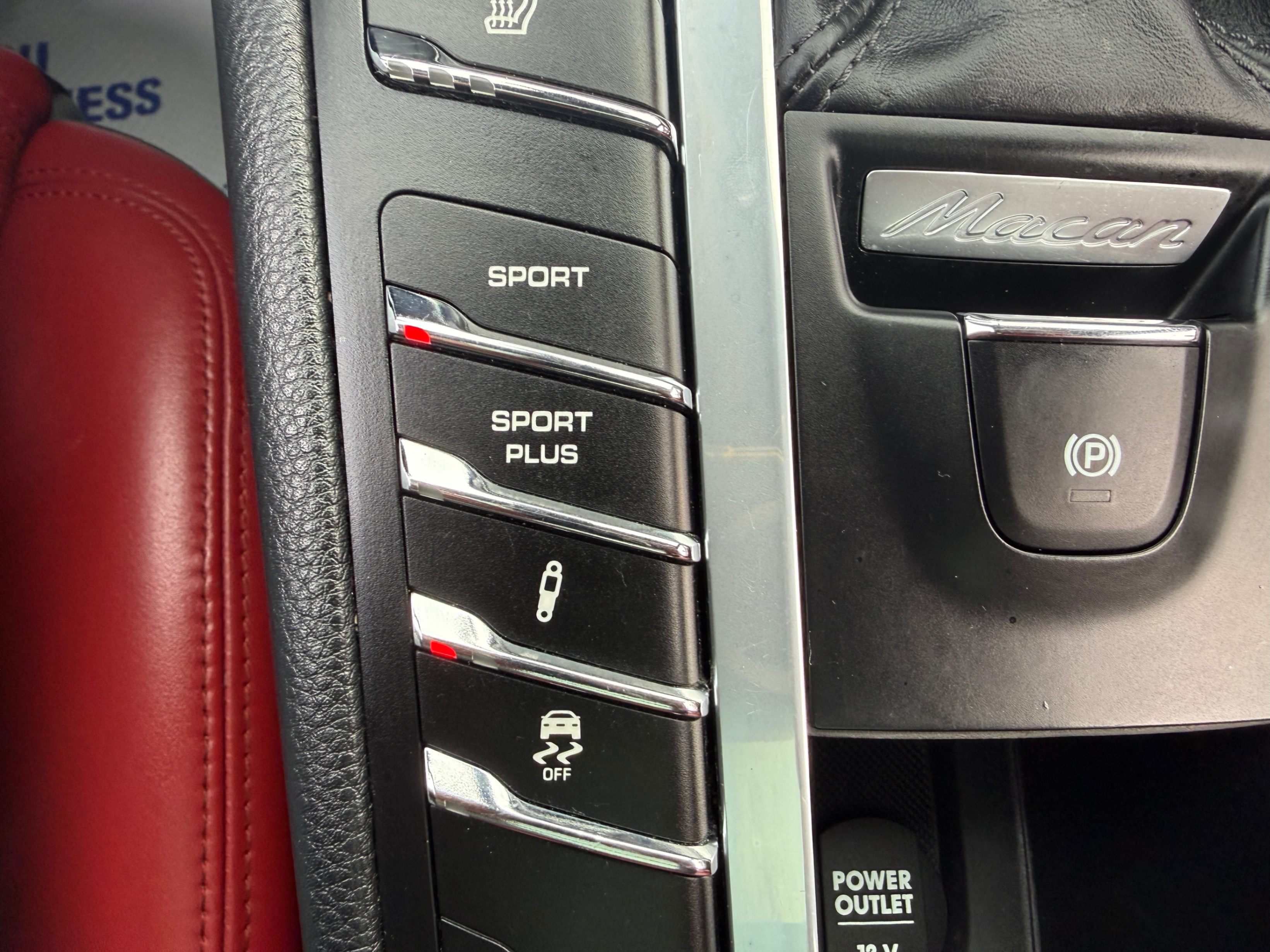/crownautomobile/2017-Porsche-Macan-41729204118369956.jpg